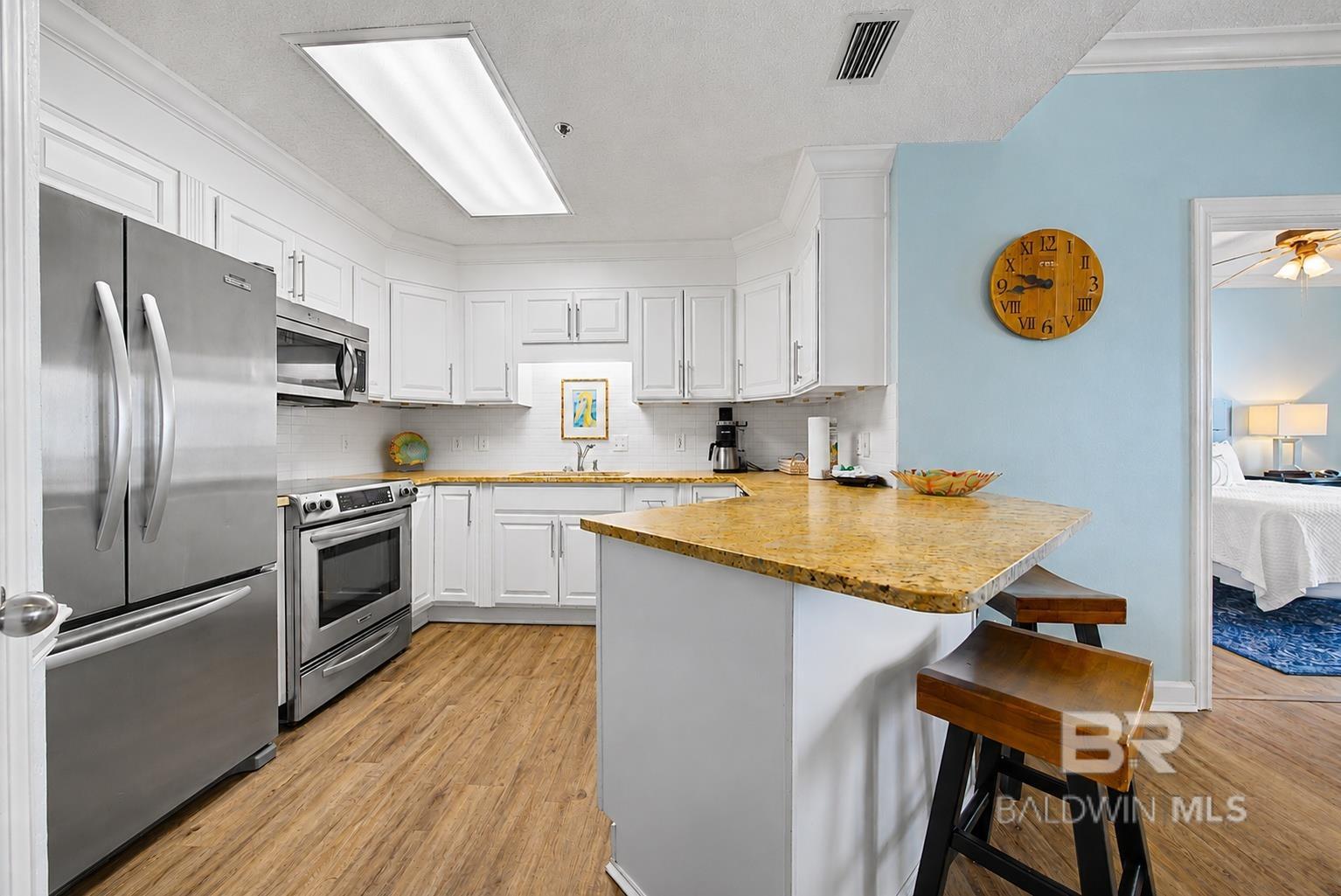 https://zimg.paragon.ice.com/ParagonImages/Property/PG/BCAR/397636/2/0/0/5ff3a07aa5ec9b5bbdf0d8b350a53e6f/7/b08bb693aa3a37ca9c811ff0ab5a605e/397636-1b127a02-1846-47b2-b2a6-d575f37b1bf3.JPG