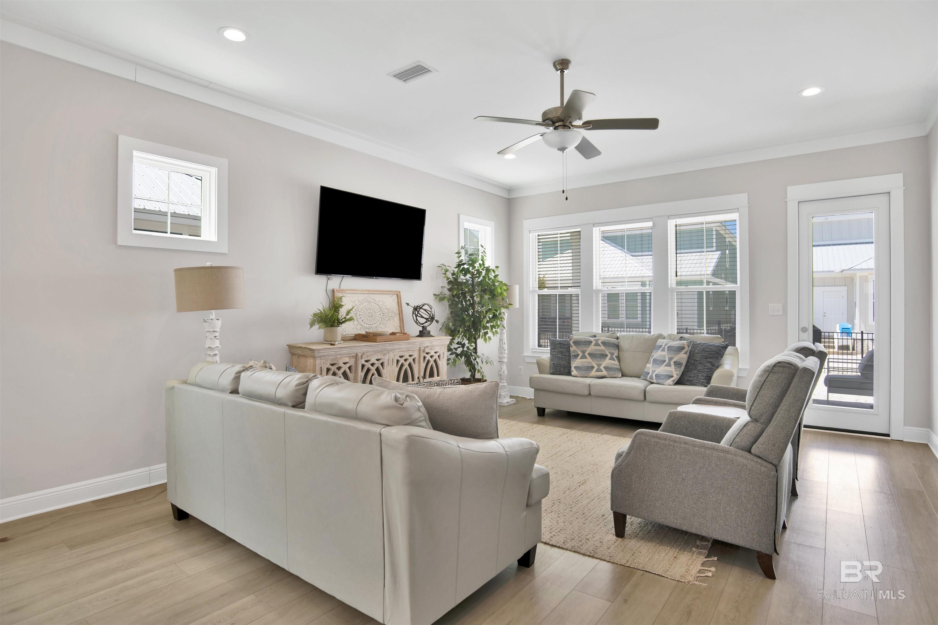 https://zimg.paragon.ice.com/ParagonImages/Property/PG/BCAR/397637/12/0/0/aead1ad5a93cc1364663c410d9ecbe7e/7/e2f08280f13d553e8bb30d4d27a78d11/397637-0af7959b-626e-4bce-867b-e7b6e4ee6746.JPG