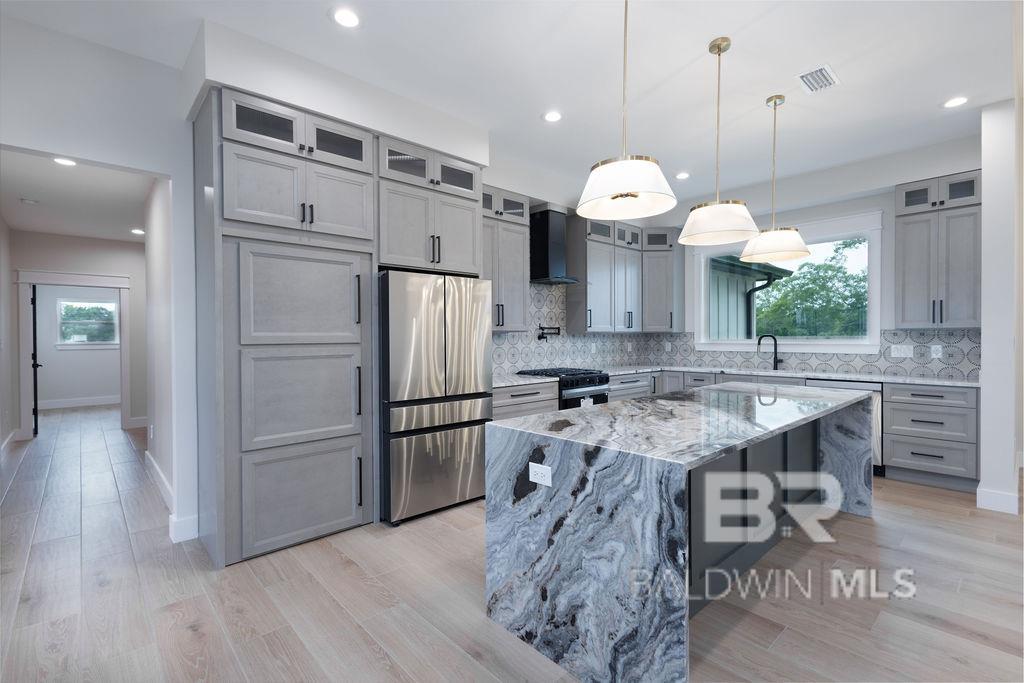 https://zimg.paragon.ice.com/ParagonImages/Property/PG/BCAR/397639/4/0/0/9dc208d443f2c3cd16c21583a7a70360/7/9826c4011117ad203f31d5176740dd89/397639-497fac3a-8e50-4c43-9052-cf0c00d60f1d.JPG