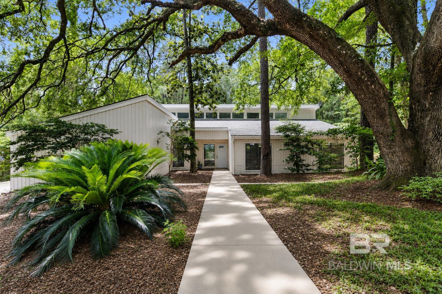 128 Kingswood Drive