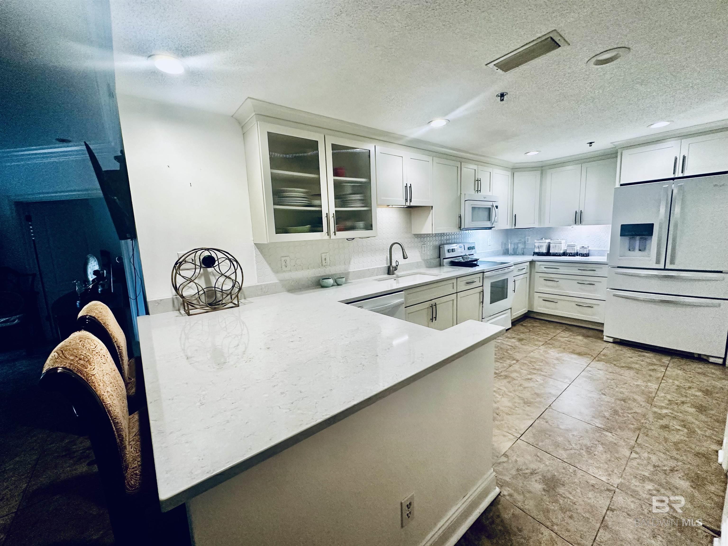 https://zimg.paragon.ice.com/ParagonImages/Property/PG/BCAR/397641/10/0/0/36bbb3a03084e58ea75ad195c007f825/7/78209b6bf9444dee81e3f4d2d18ea0c0/397641-82441b44-53f7-4be3-a066-15cc640bf090.JPG