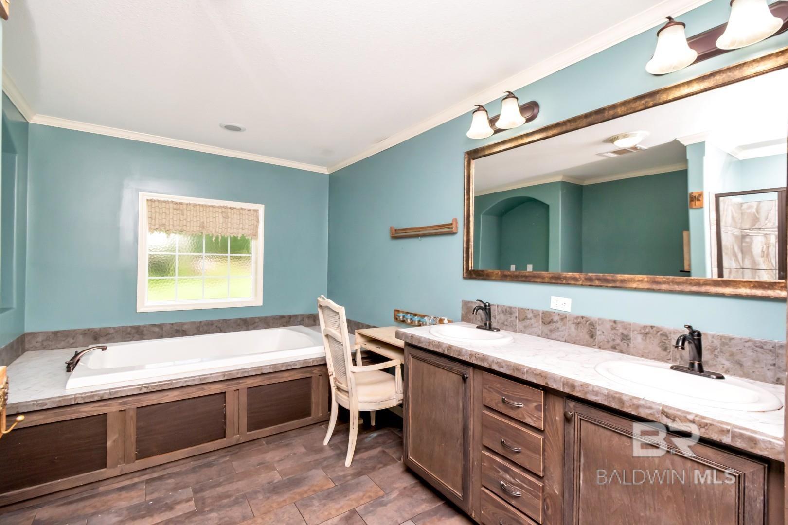 https://zimg.paragon.ice.com/ParagonImages/Property/PG/BCAR/397642/11/0/0/01563fc0e690a94e24ffa7084834db2b/7/f2d4cd2042adc1b1bbc2fe1c285f623e/397642-58c3def1-34b1-48b5-b938-961a5c4c2038.JPG