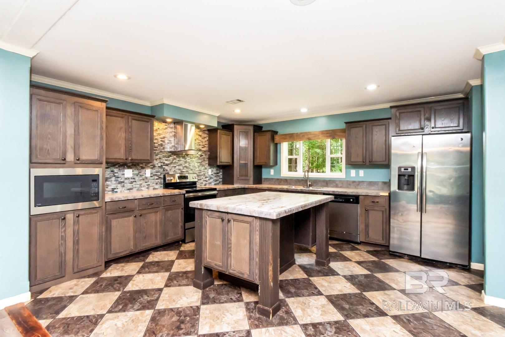 https://zimg.paragon.ice.com/ParagonImages/Property/PG/BCAR/397642/3/0/0/abbf8e5b473ce81e276fa8ffaf7d63c2/7/f2d4cd2042adc1b1bbc2fe1c285f623e/397642-dfde79c4-1acb-406d-8f01-45b29474917d.JPG