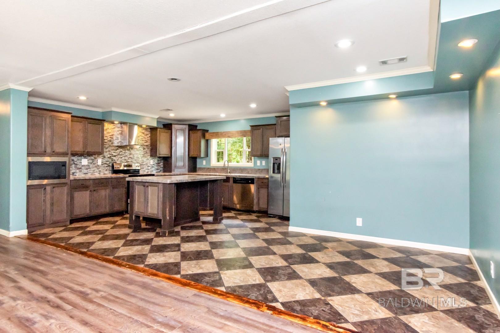 https://zimg.paragon.ice.com/ParagonImages/Property/PG/BCAR/397642/5/0/0/19f7c32ac4cafb5e61f7ce1fbb2db3ad/7/f2d4cd2042adc1b1bbc2fe1c285f623e/397642-e12079d4-7424-4be1-b216-05aea92309b7.JPG