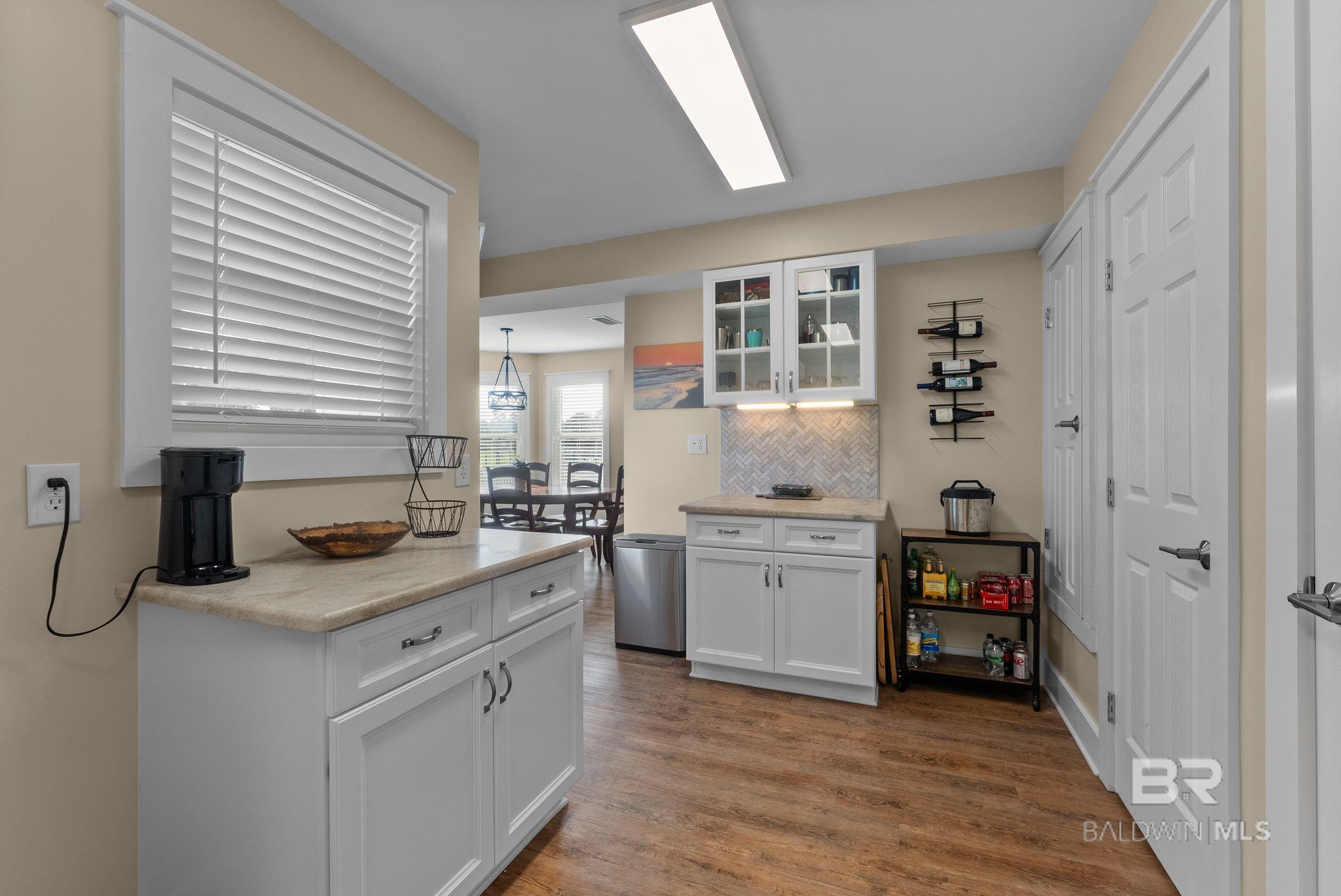 https://zimg.paragon.ice.com/ParagonImages/Property/PG/BCAR/397654/19/0/0/b62b51bba8aa51f9bee99ca9315e5c8e/7/002b91971f60b42e3bd23bf40ddc1f18/397654-14c536cb-88d7-47e2-9aac-0ec01589490a.JPG