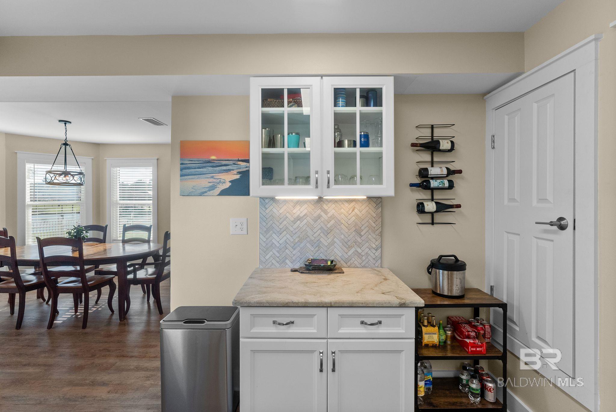 https://zimg.paragon.ice.com/ParagonImages/Property/PG/BCAR/397654/20/0/0/057a31846c1e720d1e37cf648a630530/7/002b91971f60b42e3bd23bf40ddc1f18/397654-41acd673-0690-4908-ace1-1a735533b0d7.JPG