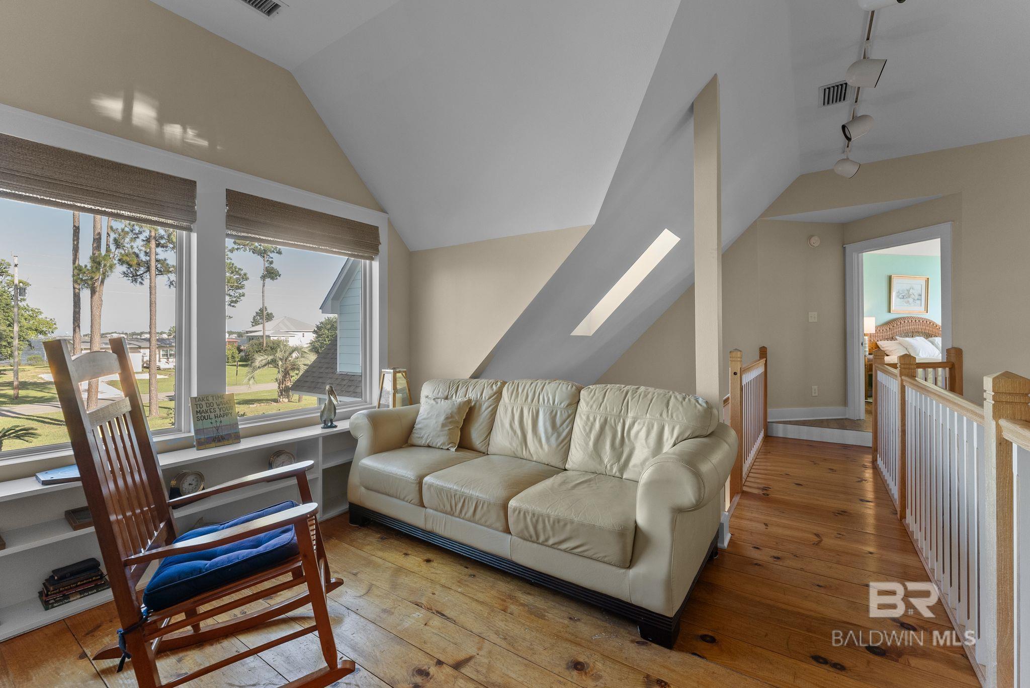 https://zimg.paragon.ice.com/ParagonImages/Property/PG/BCAR/397654/24/0/0/a0f9c667a31b1104bdc0a922a80e75df/7/002b91971f60b42e3bd23bf40ddc1f18/397654-f83a5ae4-8f60-4359-8b1c-aa70b00ad07c.JPG