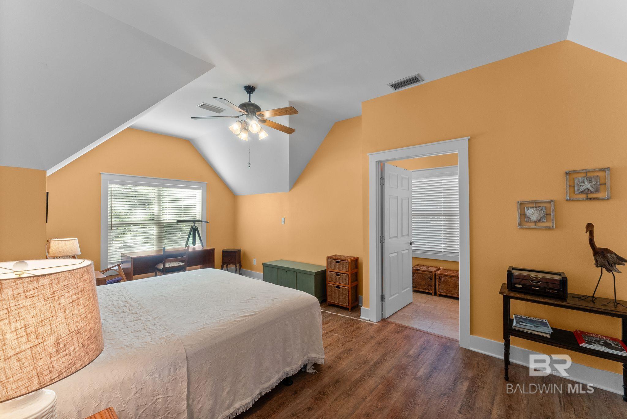https://zimg.paragon.ice.com/ParagonImages/Property/PG/BCAR/397654/37/0/0/c5bb9f7766b5b28b3e4cac269ab05fcc/7/002b91971f60b42e3bd23bf40ddc1f18/397654-c36d6e44-66ef-4c03-a361-aa97bab728e9.JPG
