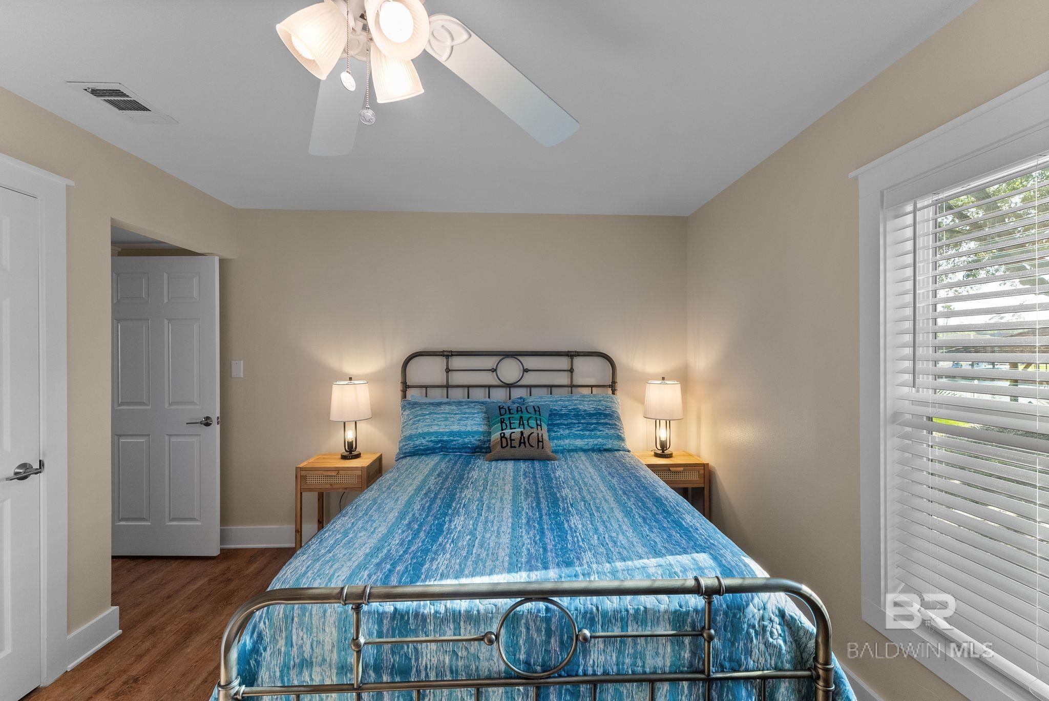 https://zimg.paragon.ice.com/ParagonImages/Property/PG/BCAR/397654/42/0/0/fa5587dbc17f7f9a0149732d52b5a842/7/002b91971f60b42e3bd23bf40ddc1f18/397654-0729bf38-eb18-4e2d-ad0b-9034a3b3fba9.JPG