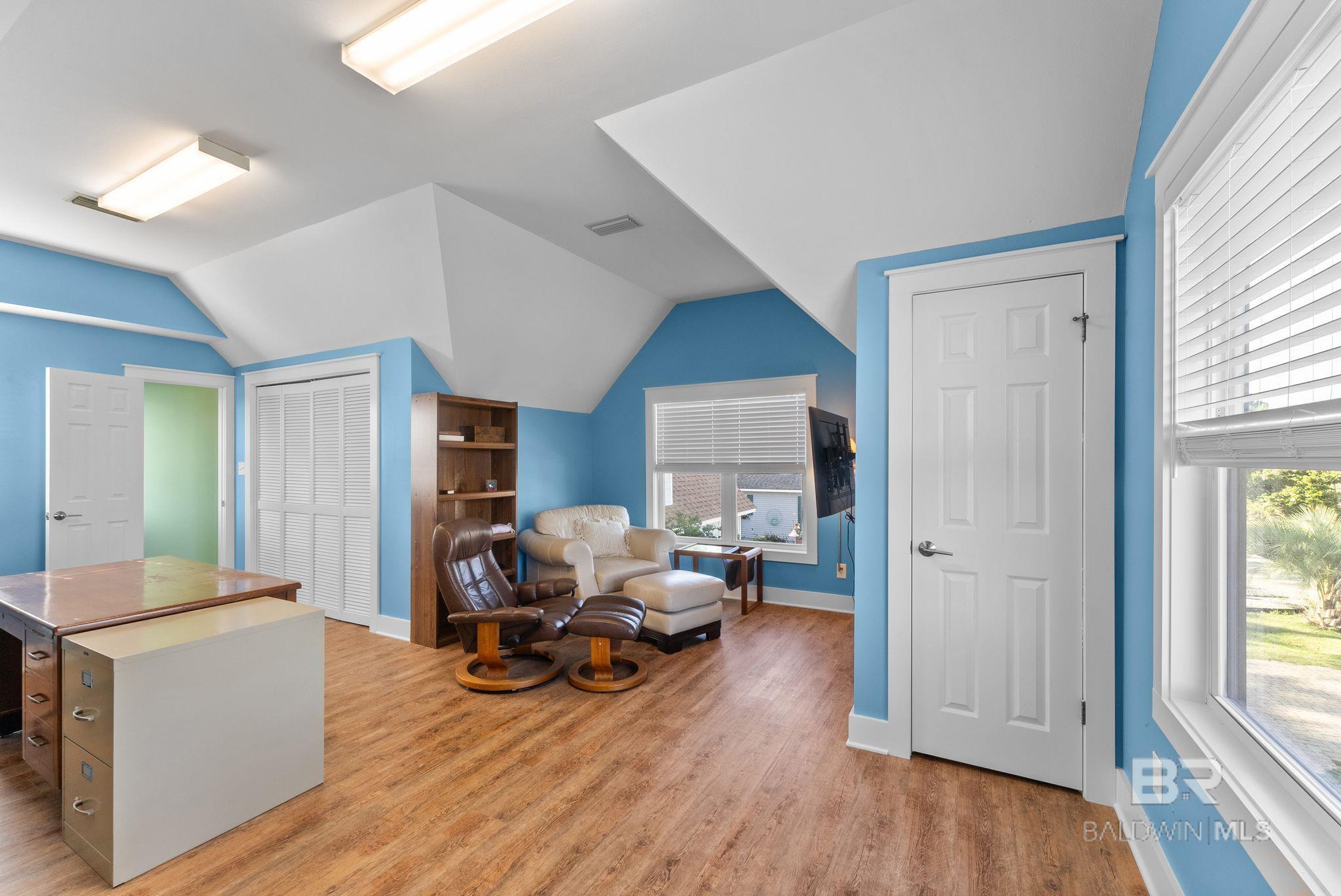 https://zimg.paragon.ice.com/ParagonImages/Property/PG/BCAR/397654/47/0/0/185bda117c950bda50fd70c240ddd50f/7/002b91971f60b42e3bd23bf40ddc1f18/397654-4c04d194-ef96-4058-93b8-cd18b99f4b43.JPG