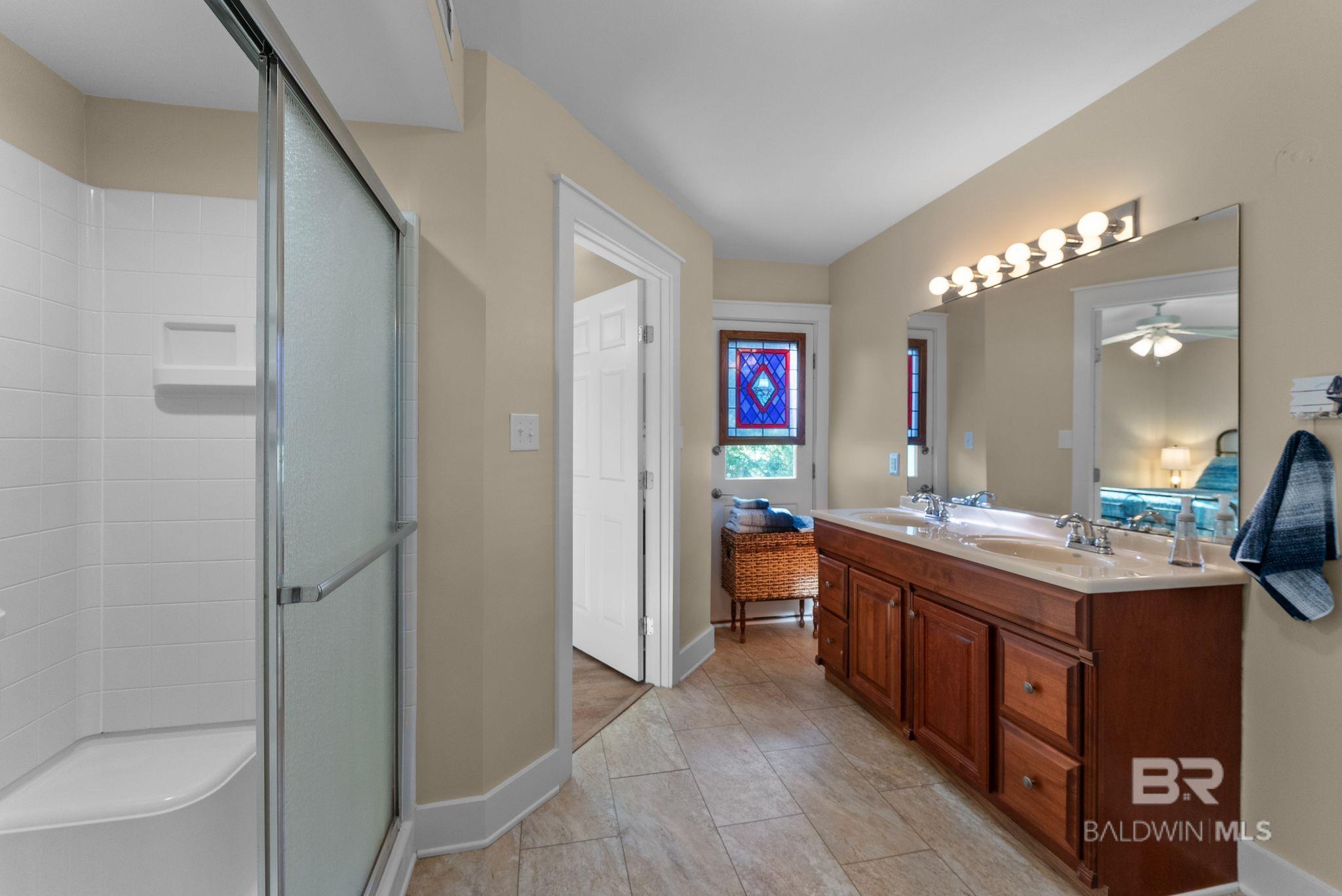 https://zimg.paragon.ice.com/ParagonImages/Property/PG/BCAR/397654/50/0/0/ca9e1f9d82dcb9b118d058ab0b2c8828/7/002b91971f60b42e3bd23bf40ddc1f18/397654-97551ea5-5be0-4064-bf6c-88a374dfceb5.JPG