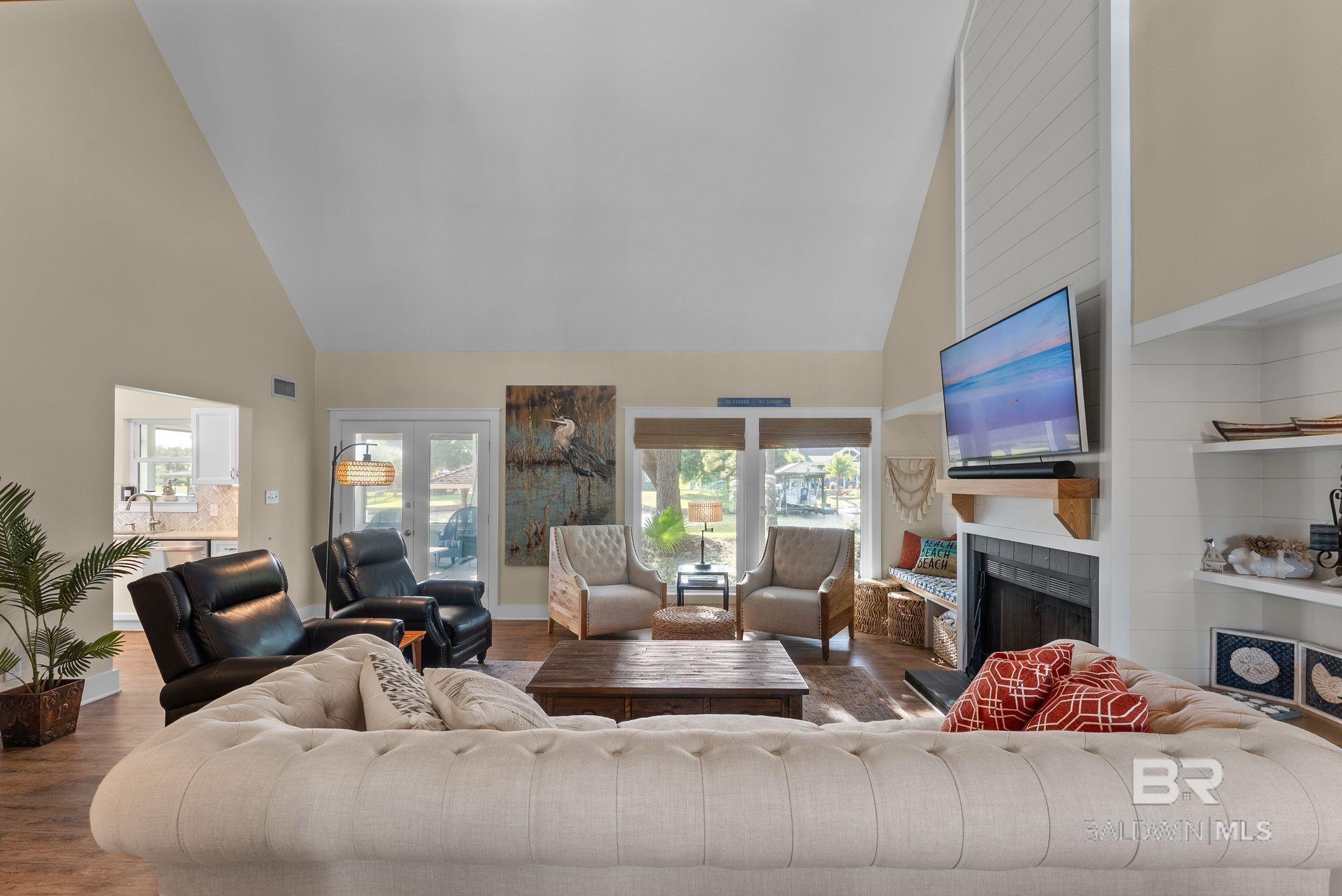 https://zimg.paragon.ice.com/ParagonImages/Property/PG/BCAR/397654/9/0/0/217cd7d29db3d74519d60a86e8f5182d/7/002b91971f60b42e3bd23bf40ddc1f18/397654-4a650a93-b547-4e51-8d6a-dbeced30c841.JPG