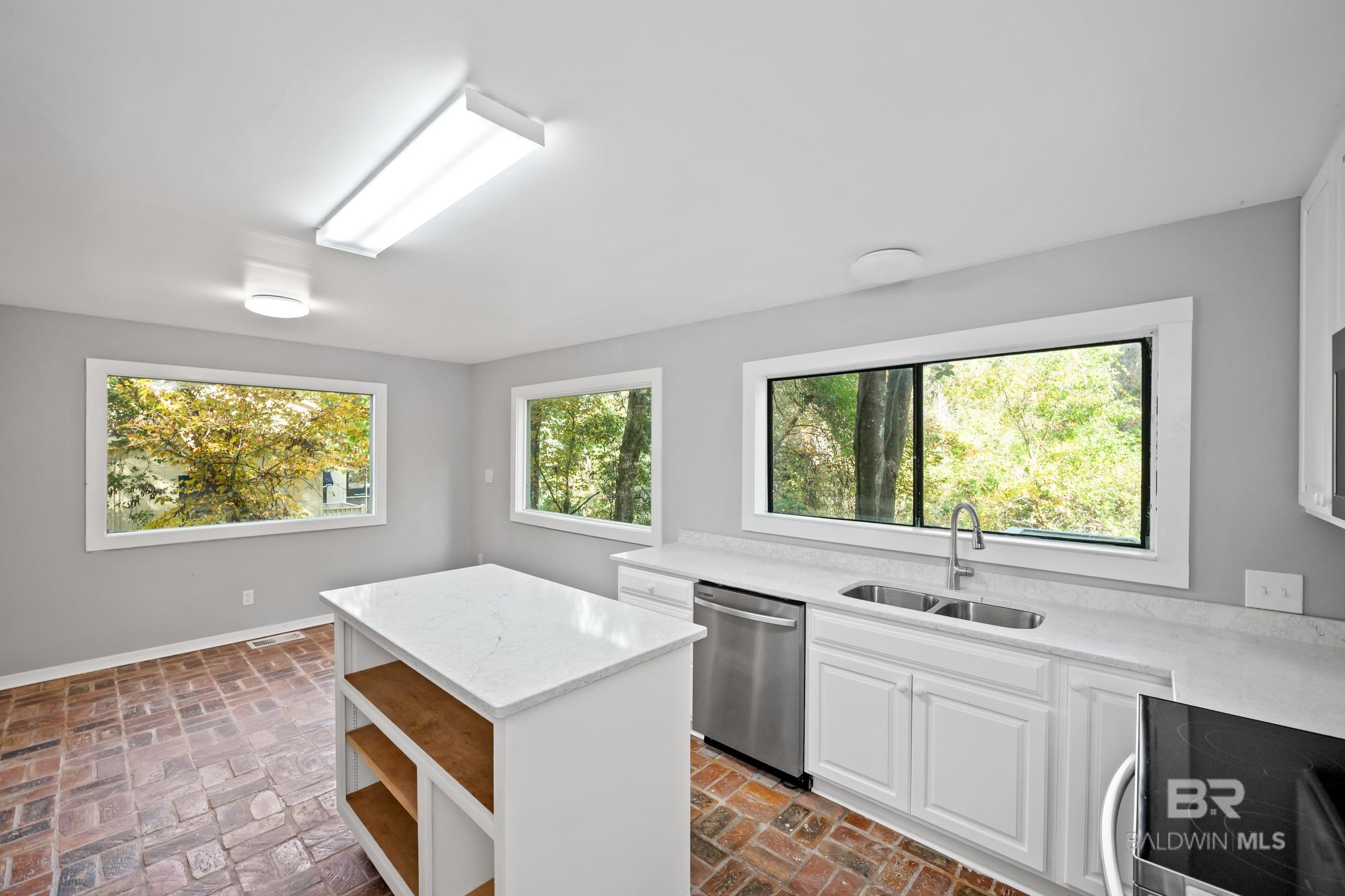 https://zimg.paragon.ice.com/ParagonImages/Property/PG/BCAR/397666/16/0/0/b67f16e0f4d3eca62e853df75c82235f/7/964d4a73ca588333d0517239c7873c3e/397666-65fce00d-37bf-4049-9c04-62fb12c16ad3.JPG
