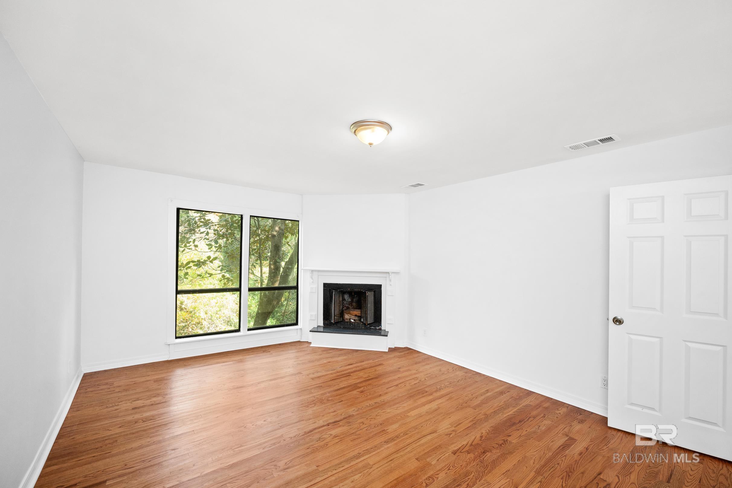 https://zimg.paragon.ice.com/ParagonImages/Property/PG/BCAR/397666/30/0/0/fc6eb45d2b576ec56699cbebec04add3/7/964d4a73ca588333d0517239c7873c3e/397666-3d7720b3-2e5b-48a4-92b5-e080c6fbb8ea.JPG