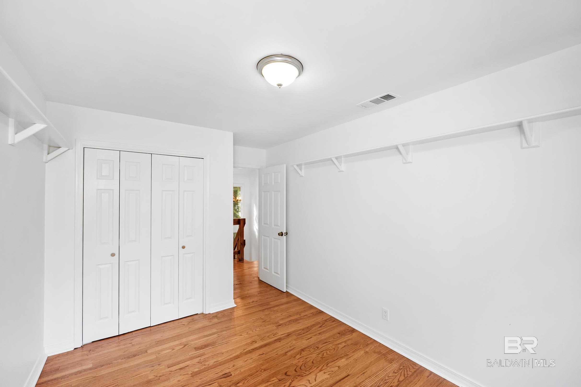 https://zimg.paragon.ice.com/ParagonImages/Property/PG/BCAR/397666/38/0/0/35e46cf78939569e8cc3207aca7ca034/7/964d4a73ca588333d0517239c7873c3e/397666-82b96af3-19c3-4963-9aa6-c31380e71f01.JPG