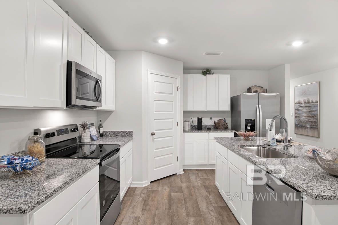 https://zimg.paragon.ice.com/ParagonImages/Property/PG/BCAR/397673/21/0/0/0abed9a2df5afaa18203b78158349b66/7/898898bdb892b0909fed42e7014783a8/397673-271D7863-191F-4C7F-BDEB-3B0F5A8F291B.JPG