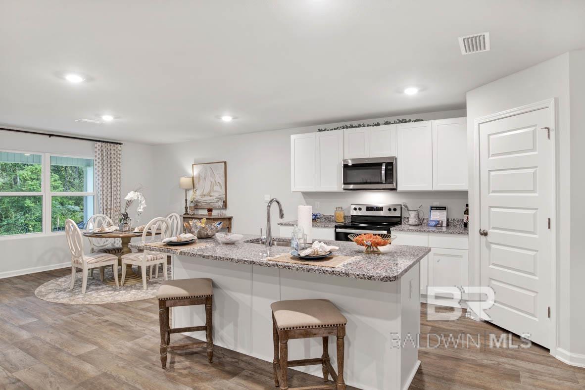 https://zimg.paragon.ice.com/ParagonImages/Property/PG/BCAR/397673/23/0/0/69a0ba841522d1da6e81aa2a41a3a284/7/898898bdb892b0909fed42e7014783a8/397673-07166966-8B91-4943-8543-3D49AAF68BC7.JPG