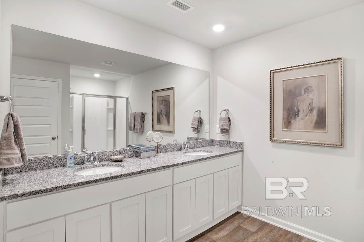 https://zimg.paragon.ice.com/ParagonImages/Property/PG/BCAR/397673/28/0/0/c0b0b69f2f35aeeadc2dd78f220a03a2/7/898898bdb892b0909fed42e7014783a8/397673-14CD284E-9D15-4111-A4DA-0B4802A06145.JPG