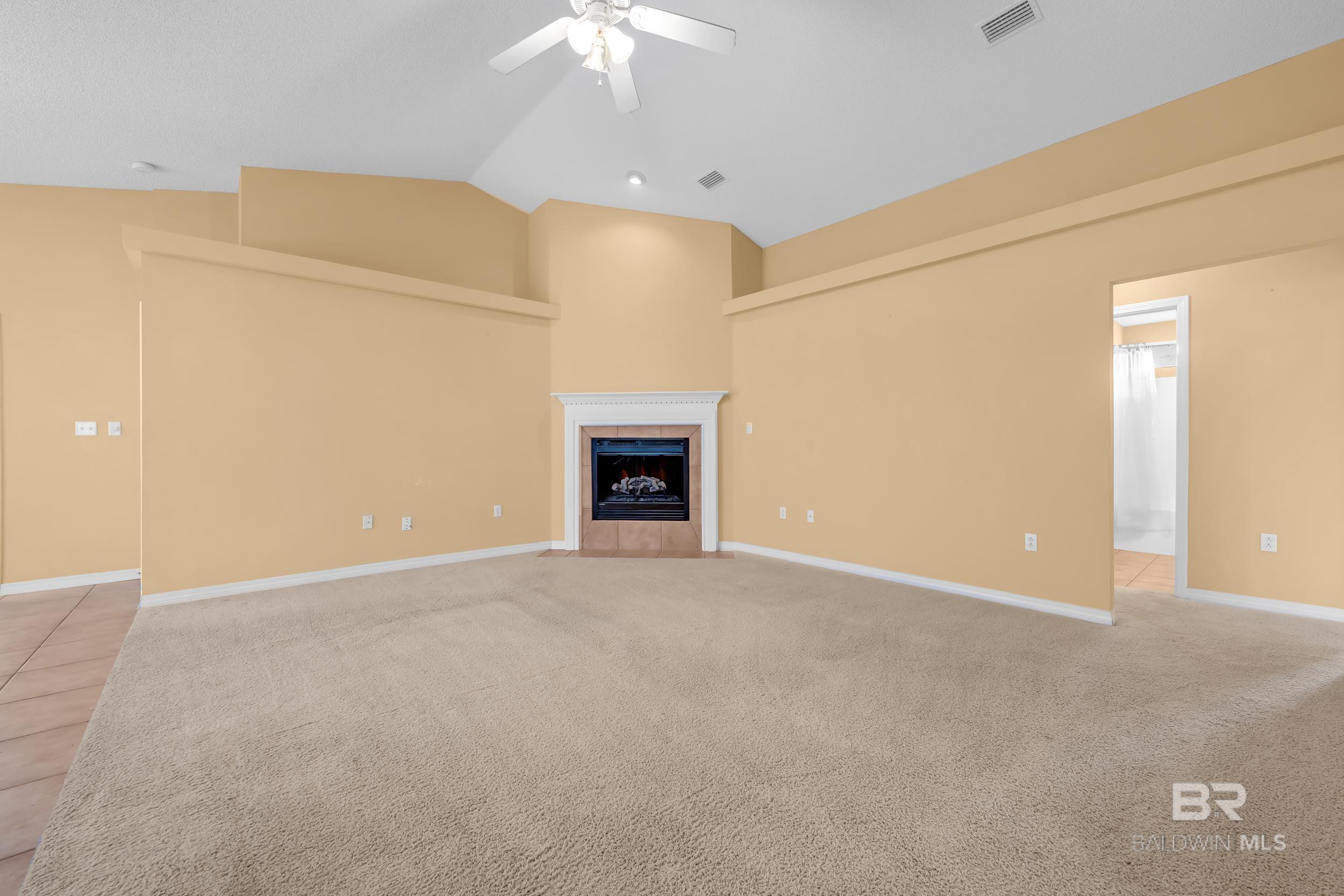 https://zimg.paragon.ice.com/ParagonImages/Property/PG/BCAR/397690/24/0/0/24424efd2a0480e07a5afbb491b56f43/7/f6491006b91baffbf5b4c83d8298d933/397690-2cf943b4-4844-4d39-b90a-0dd9611f5c21.JPG