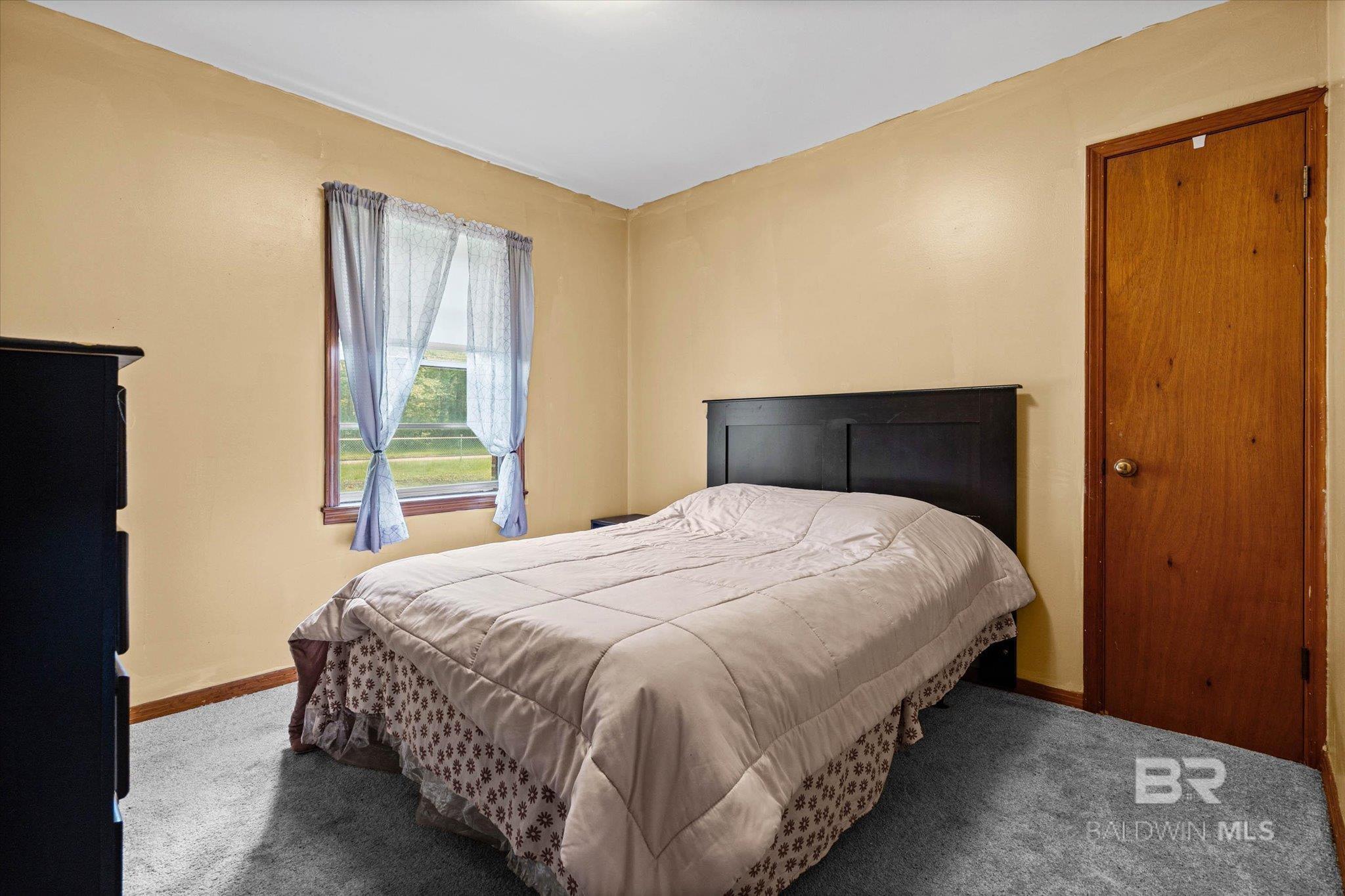 https://zimg.paragon.ice.com/ParagonImages/Property/PG/BCAR/397691/12/0/0/5779ecca30289eb9c5432d66e30cffb3/7/7bfc02989561cc93e12d760033be6b8c/397691-efe1184f-1374-4976-91f9-f28f8e27f89c.JPG