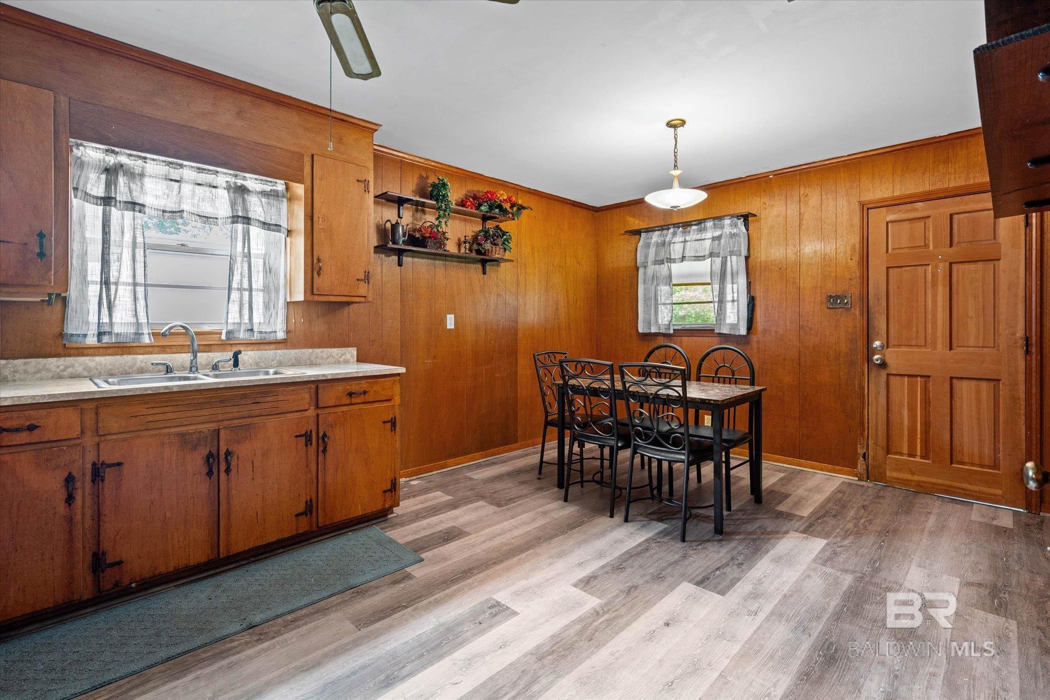https://zimg.paragon.ice.com/ParagonImages/Property/PG/BCAR/397691/6/0/0/f89ede023ca1a024b3f35def9315199e/7/7bfc02989561cc93e12d760033be6b8c/397691-a440c749-4cbb-47ed-8214-209ad4060103.JPG