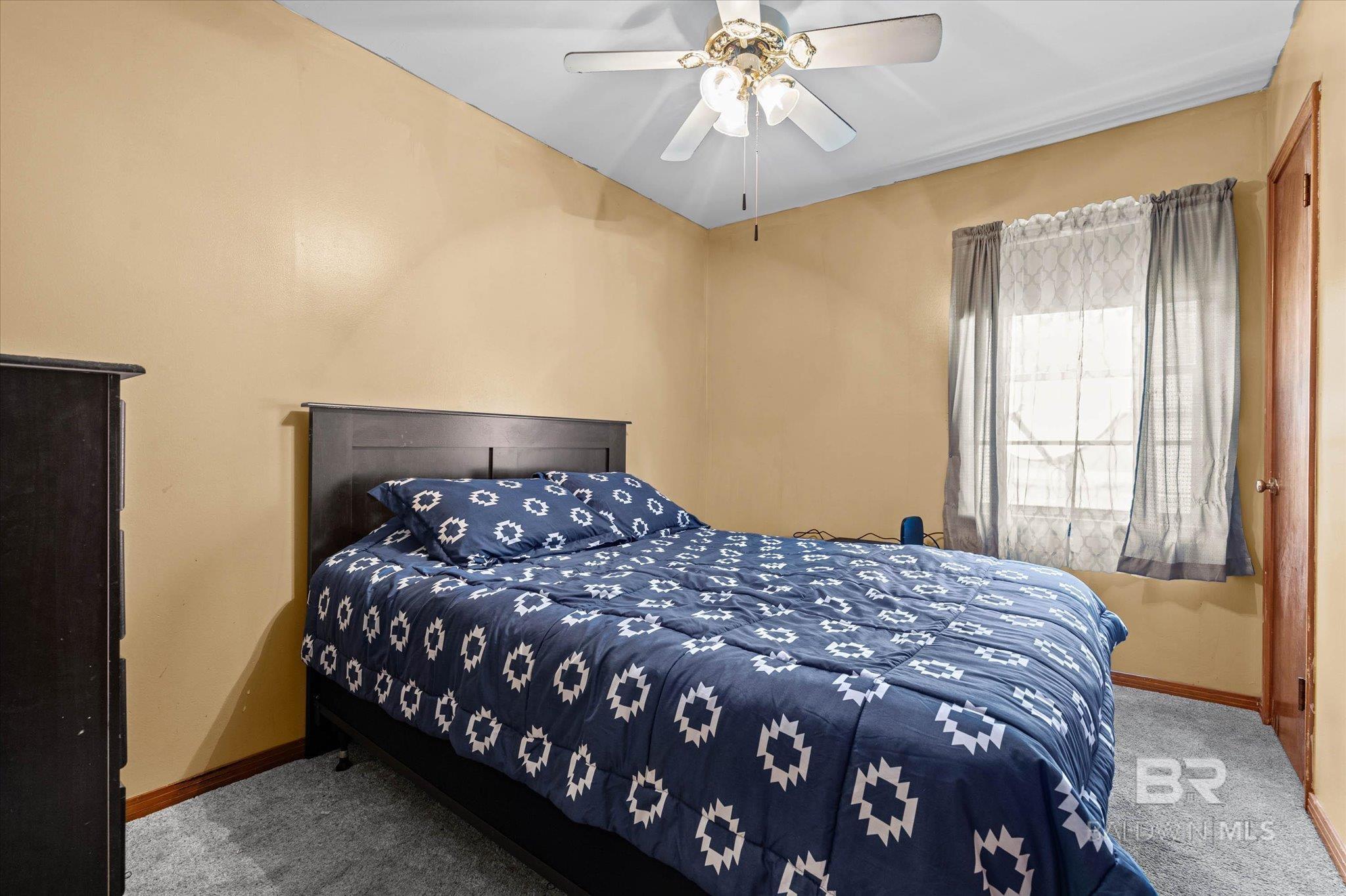 https://zimg.paragon.ice.com/ParagonImages/Property/PG/BCAR/397691/7/0/0/3880bcf78dafc583017187a0ed0f7880/7/7bfc02989561cc93e12d760033be6b8c/397691-15d0c77a-1840-43dc-839c-e421bf7db7bd.JPG