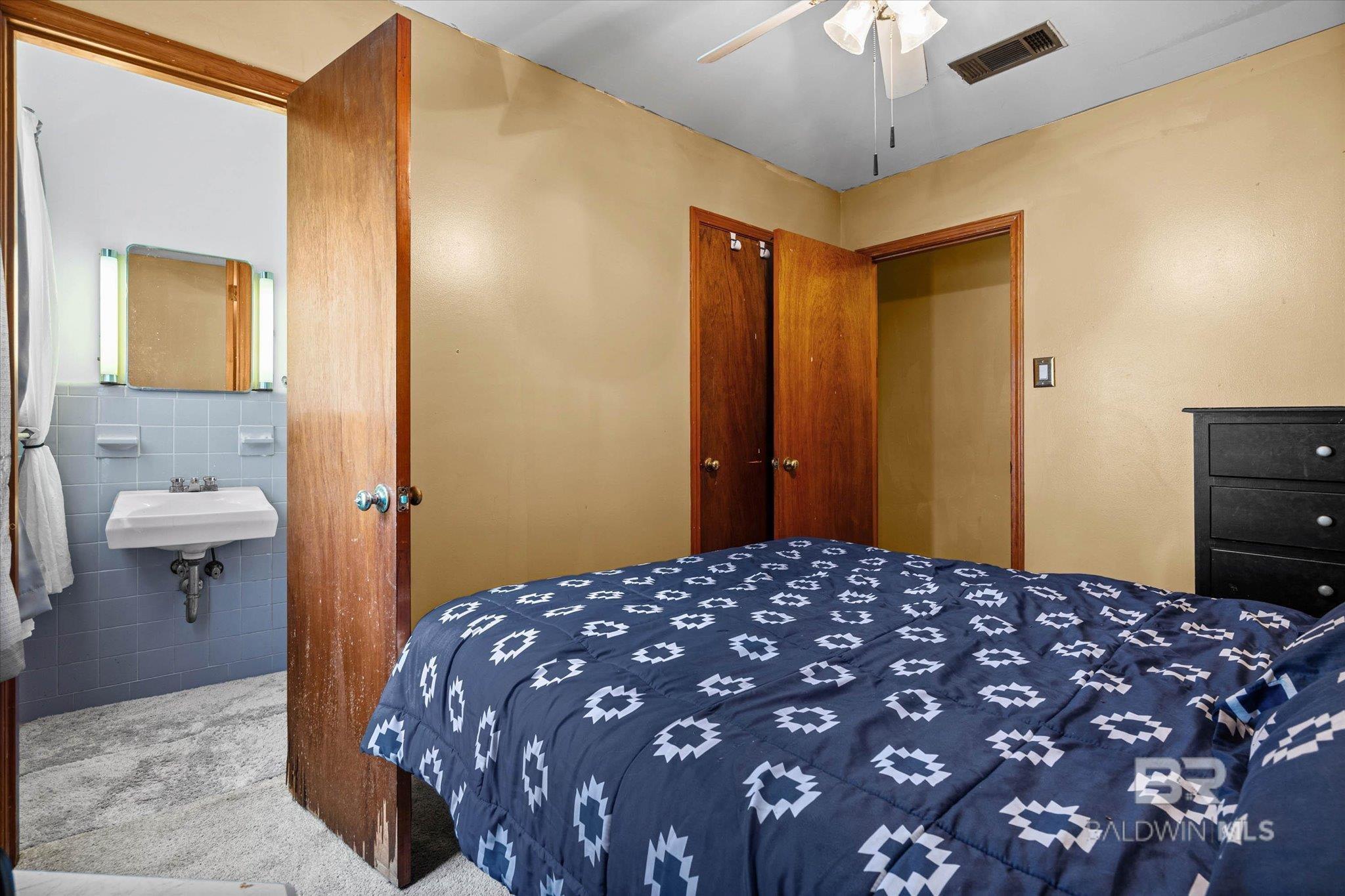 https://zimg.paragon.ice.com/ParagonImages/Property/PG/BCAR/397691/8/0/0/9627d3a56de15d2279da3a7640e1feba/7/7bfc02989561cc93e12d760033be6b8c/397691-aaa0cbcd-cc65-4fe0-bdce-d9252adb8358.JPG