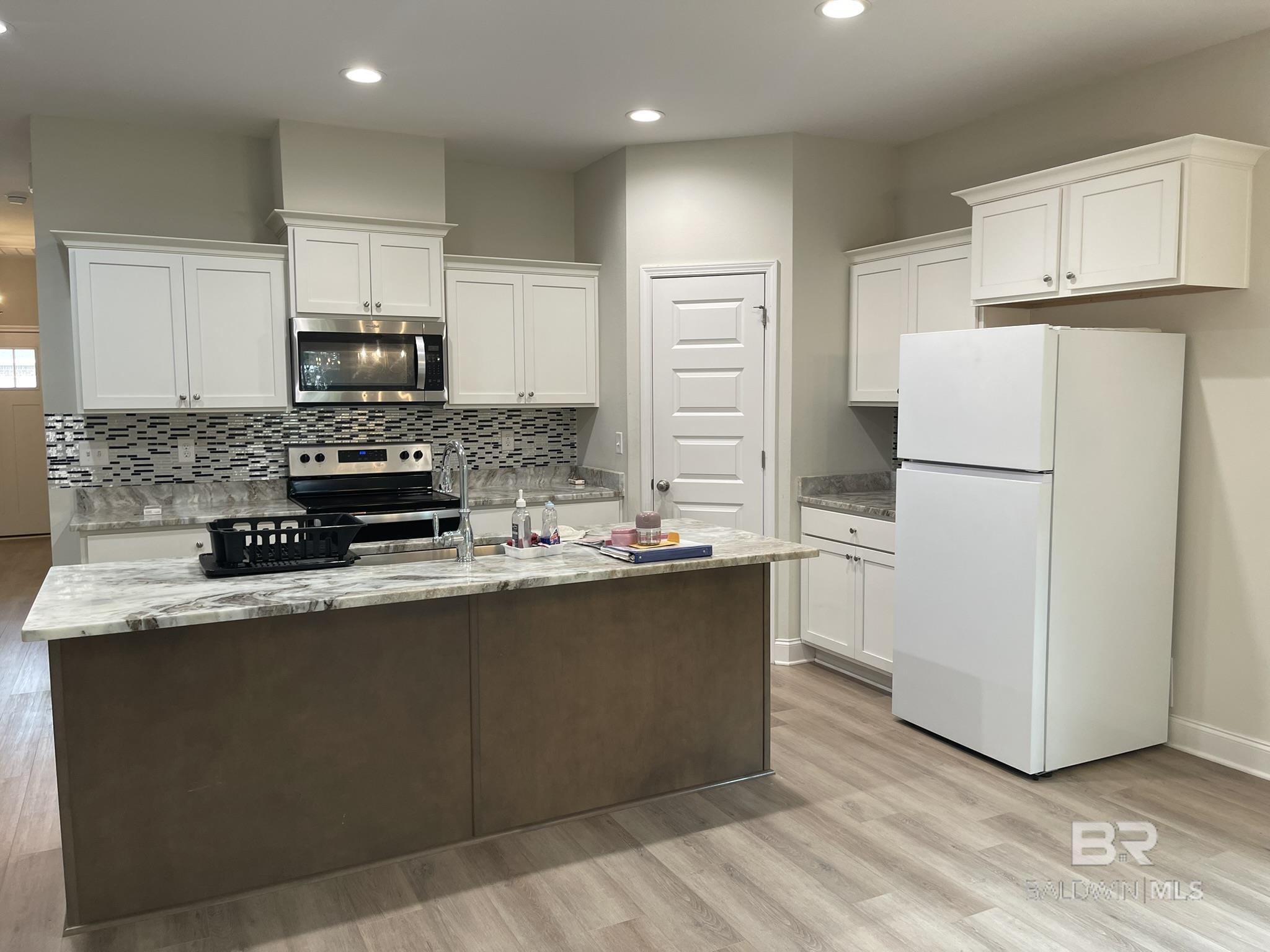 https://zimg.paragon.ice.com/ParagonImages/Property/PG/BCAR/397692/3/0/0/83aec021de6fe969ff0e9a759a83b8fb/7/fa54cfc5ee52e1d1f84de7186cf1fe18/397692-5862d6cf-c32f-4da4-b0e5-276cfdf417f4.JPG