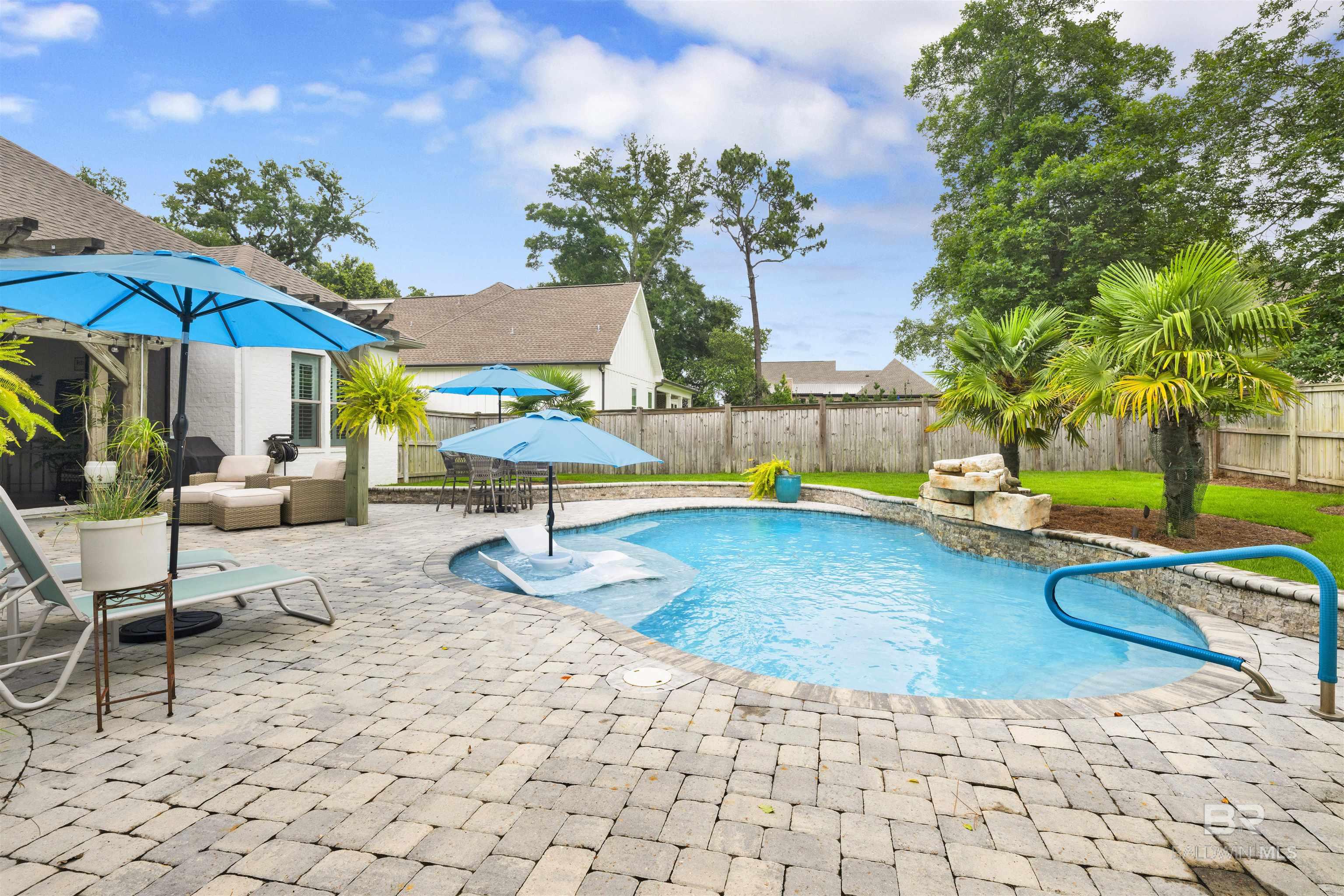 https://zimg.paragon.ice.com/ParagonImages/Property/PG/BCAR/397707/39/0/0/9754ff8338274456071914b202e4f1a9/7/24f30e9db72e5b304a419ca08ce3a78f/397707-1b526577-d4a1-4a12-b245-f99d752696ee.JPG