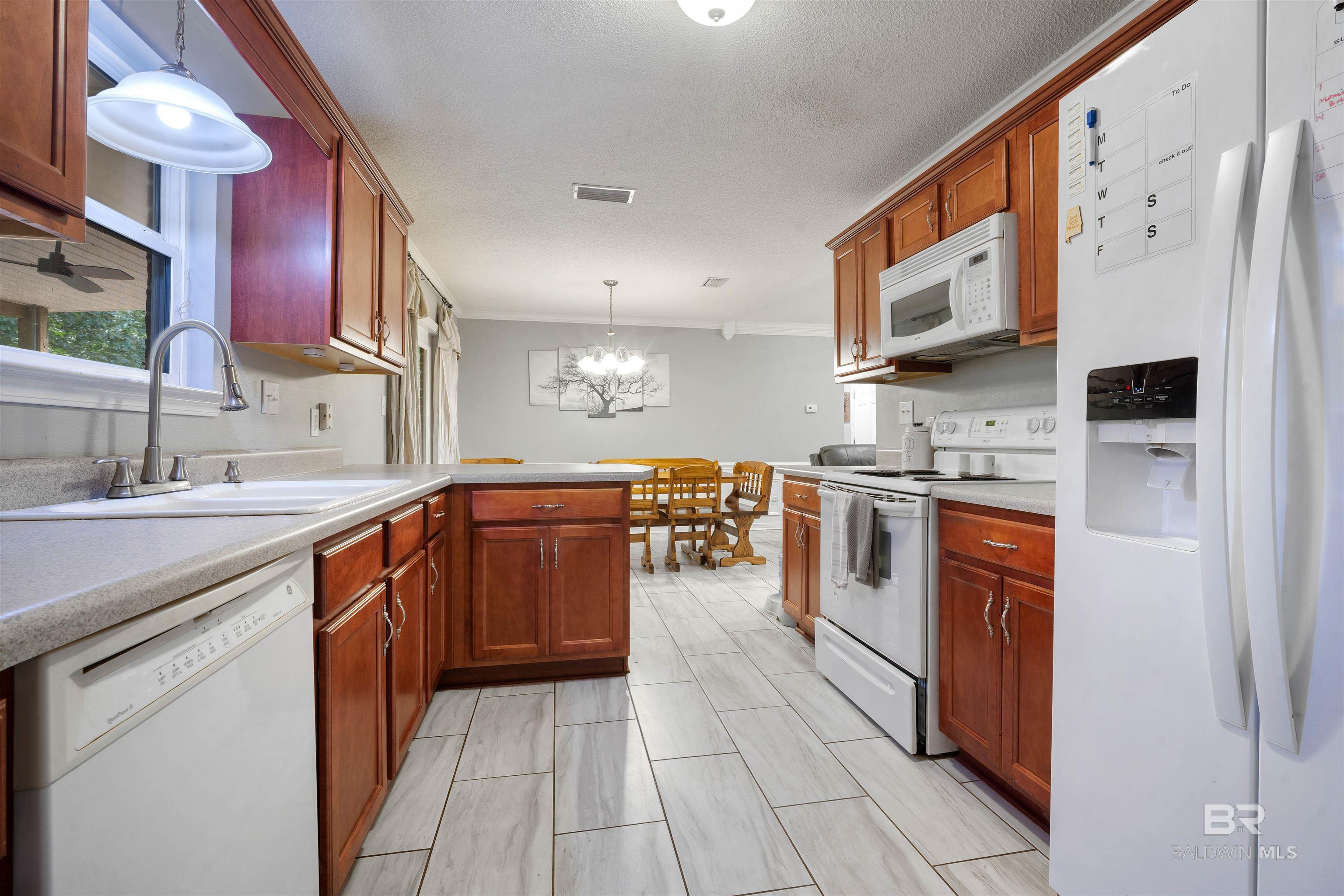 https://zimg.paragon.ice.com/ParagonImages/Property/PG/BCAR/397711/10/0/0/75b734587df4b0fc9fd89160038ae93a/7/0c80655387ae6fb9961d3f96e1e80c49/397711-e69b72d2-3735-4fd8-8a62-1cf55b70611d.JPG
