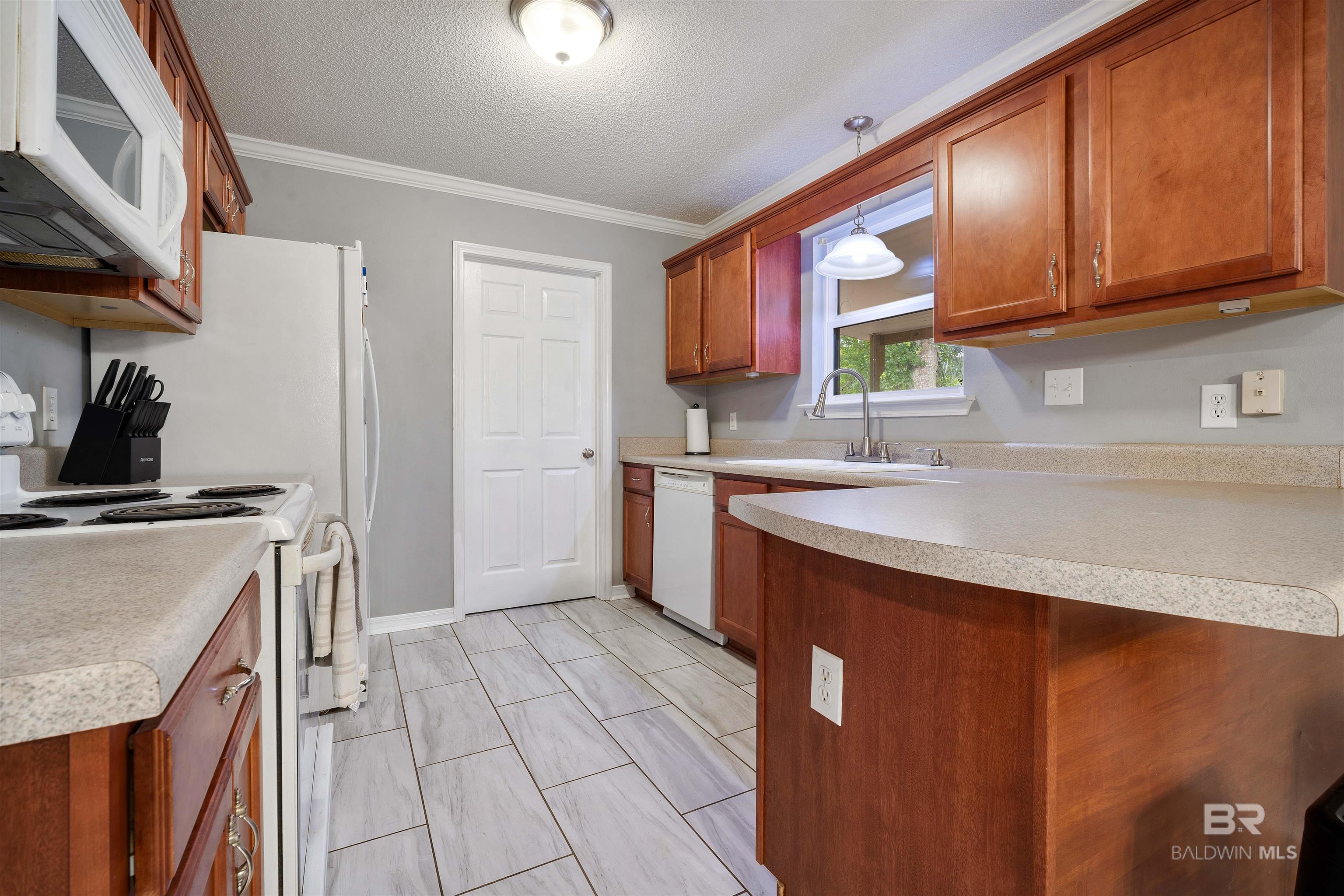 https://zimg.paragon.ice.com/ParagonImages/Property/PG/BCAR/397711/7/0/0/e105d23b13dfc58943af2678c861a9d9/7/0c80655387ae6fb9961d3f96e1e80c49/397711-16e8ce72-8898-43ca-95b1-1b53843a7183.JPG