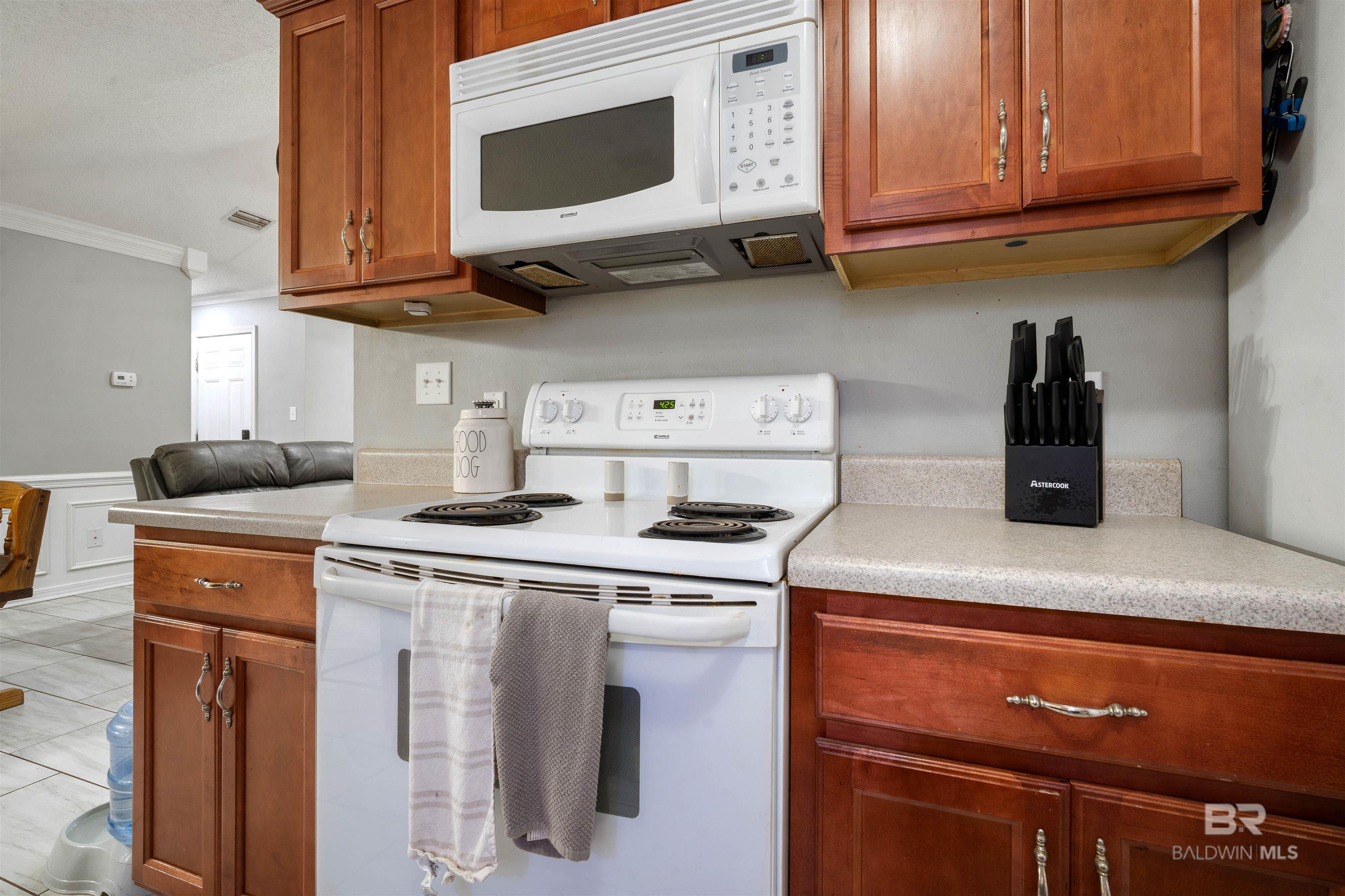 https://zimg.paragon.ice.com/ParagonImages/Property/PG/BCAR/397711/9/0/0/df2879e9ef6c7d0ebba523479b5c3e02/7/0c80655387ae6fb9961d3f96e1e80c49/397711-d242a16b-8eb1-44de-bbff-1fe3bcc38e95.JPG