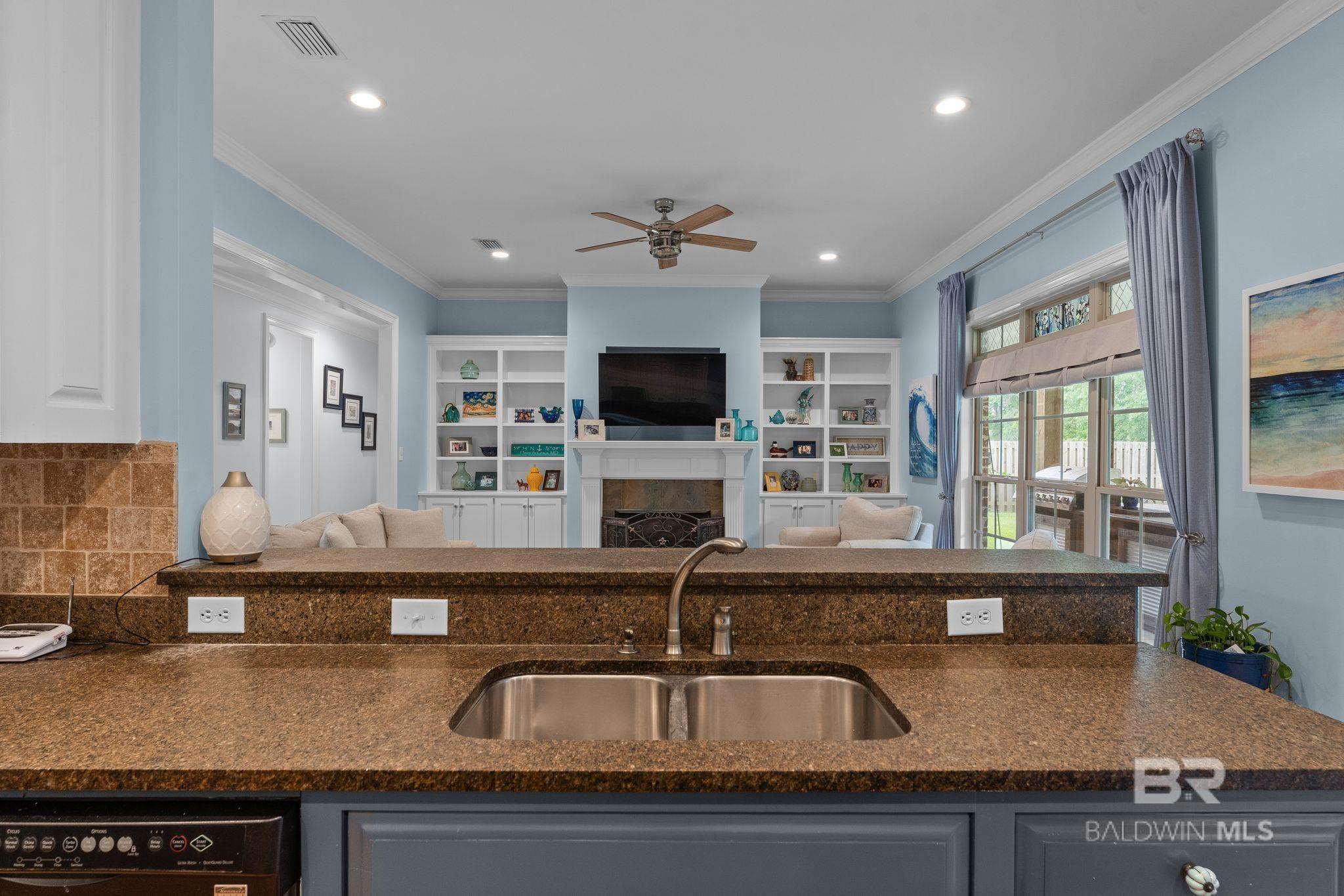 https://zimg.paragon.ice.com/ParagonImages/Property/PG/BCAR/397712/23/0/0/e0ee3c3d94fa7900cb0d9bf14abe61e6/7/671a1b6a765cf8ff4d4a8dc6dd2a84af/397712-5d2a5404-9ce5-4341-9da4-e1a9cff1dd1e.JPG