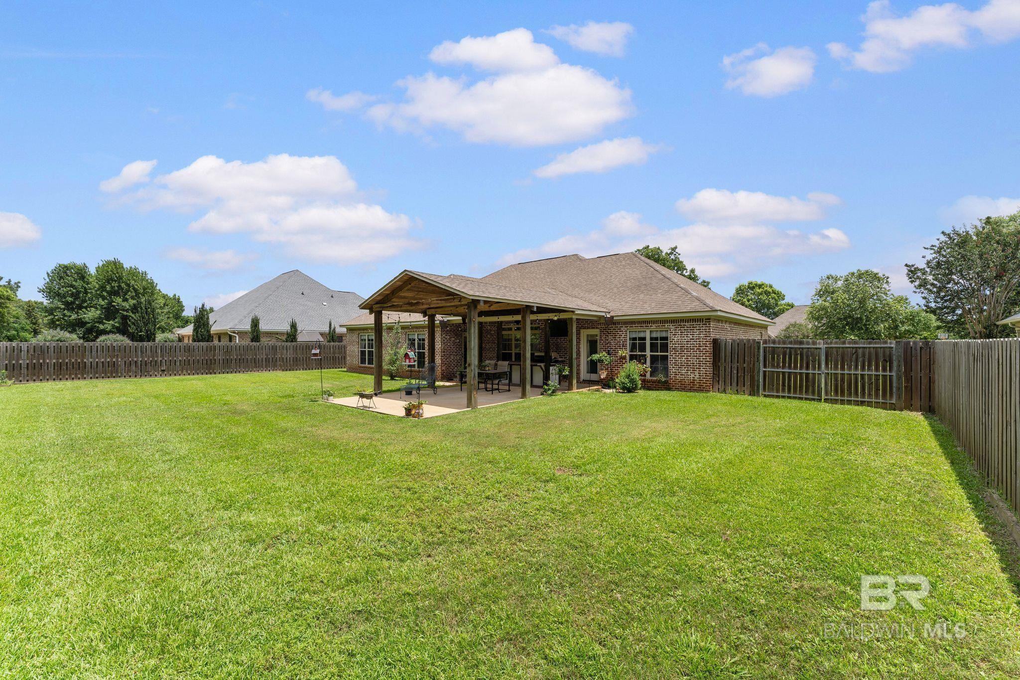https://zimg.paragon.ice.com/ParagonImages/Property/PG/BCAR/397712/63/0/0/bfcd0b4f31cc951fd474116b0c515f0a/7/671a1b6a765cf8ff4d4a8dc6dd2a84af/397712-cad39671-d144-4812-b612-884c6d461752.JPG