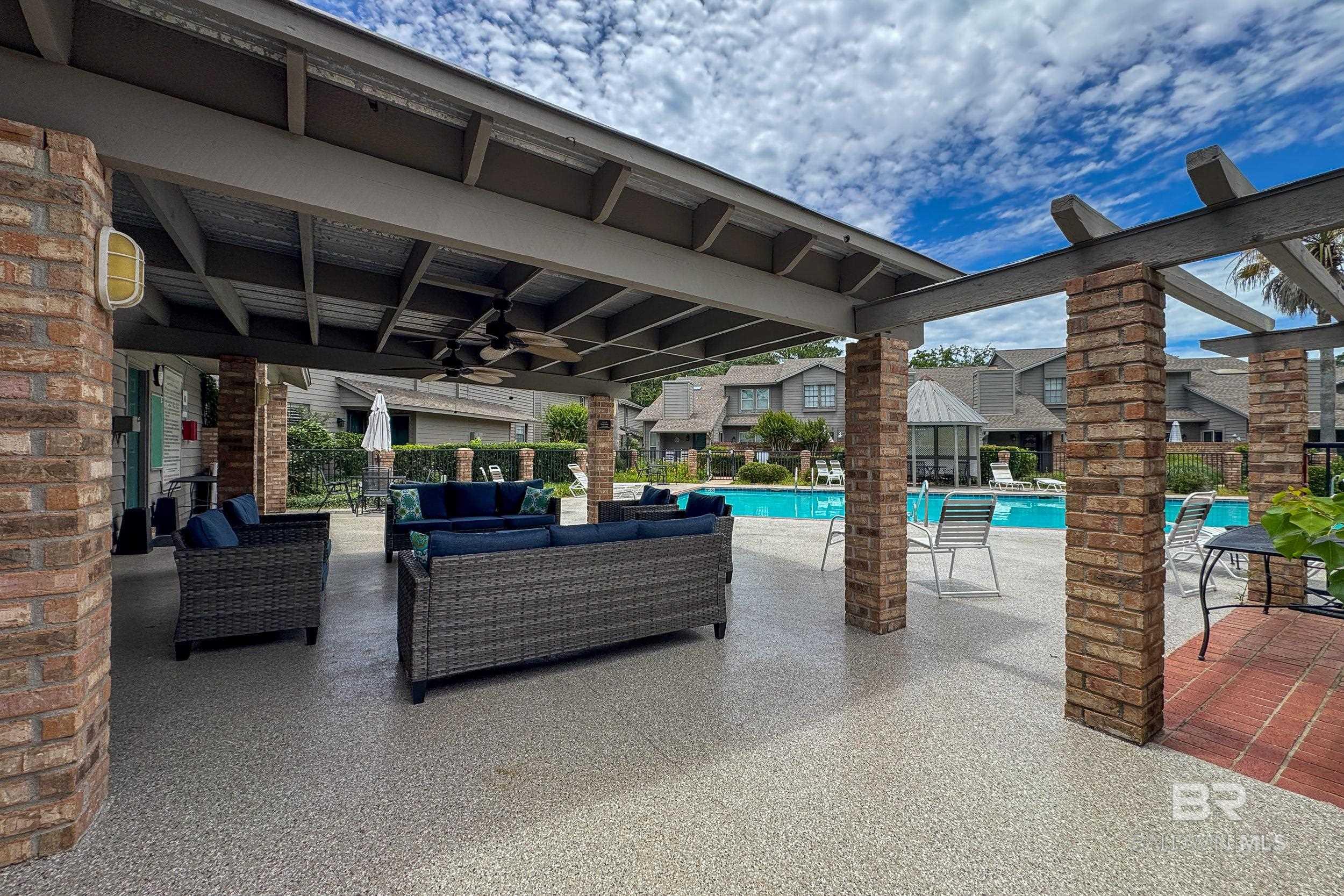 https://zimg.paragon.ice.com/ParagonImages/Property/PG/BCAR/397725/36/0/0/6b165e31ac80e969cdbbddd01c3cd595/7/2964b1890350547584dd2773b360e482/397725-520b7e73-c1f5-4b68-91c6-de692ef10647.JPG