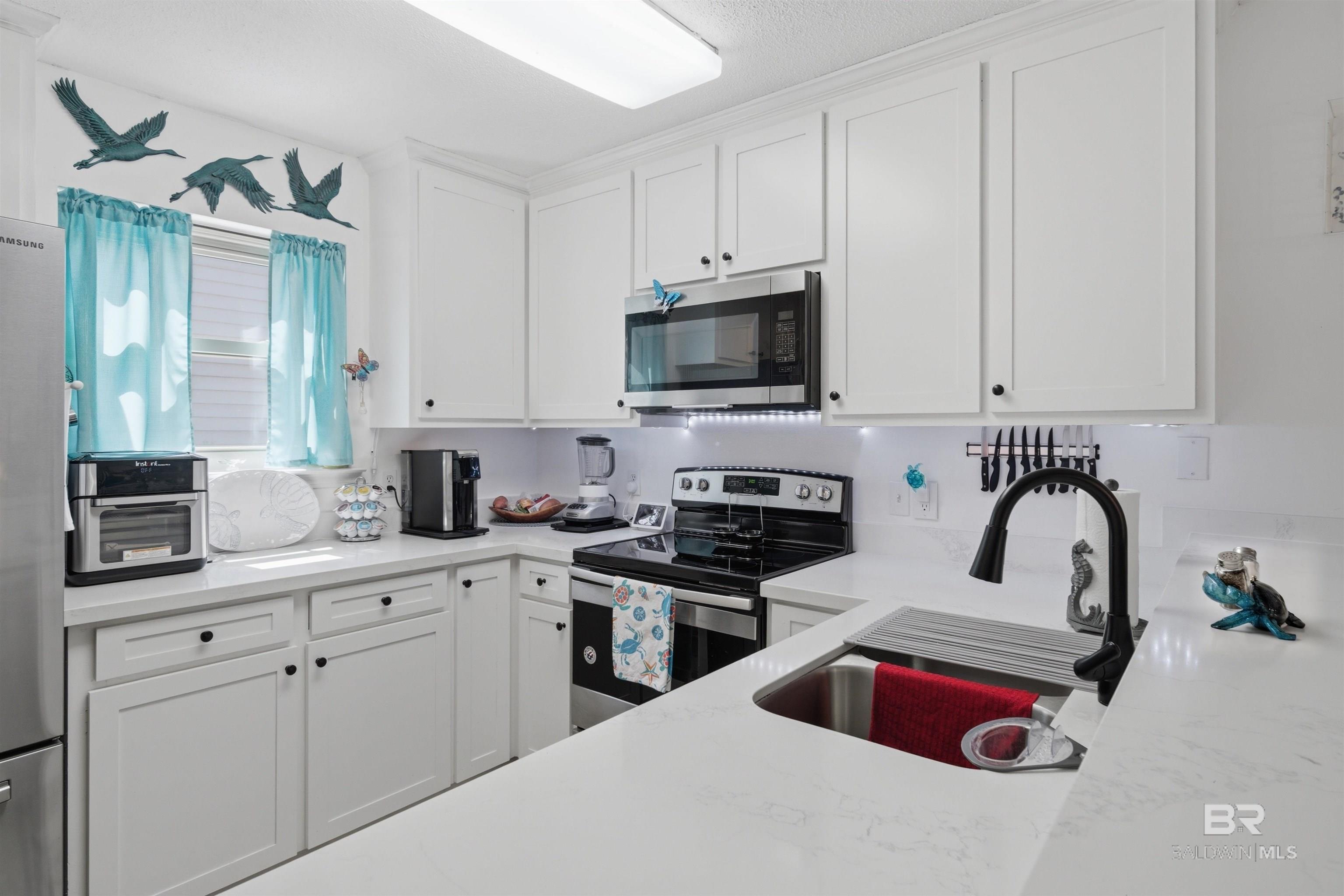 https://zimg.paragon.ice.com/ParagonImages/Property/PG/BCAR/397725/7/0/0/5d8cf961857db7740e4ee73dd867bd29/7/2964b1890350547584dd2773b360e482/397725-8baf77c0-435d-4f15-8303-596651c106af.JPG