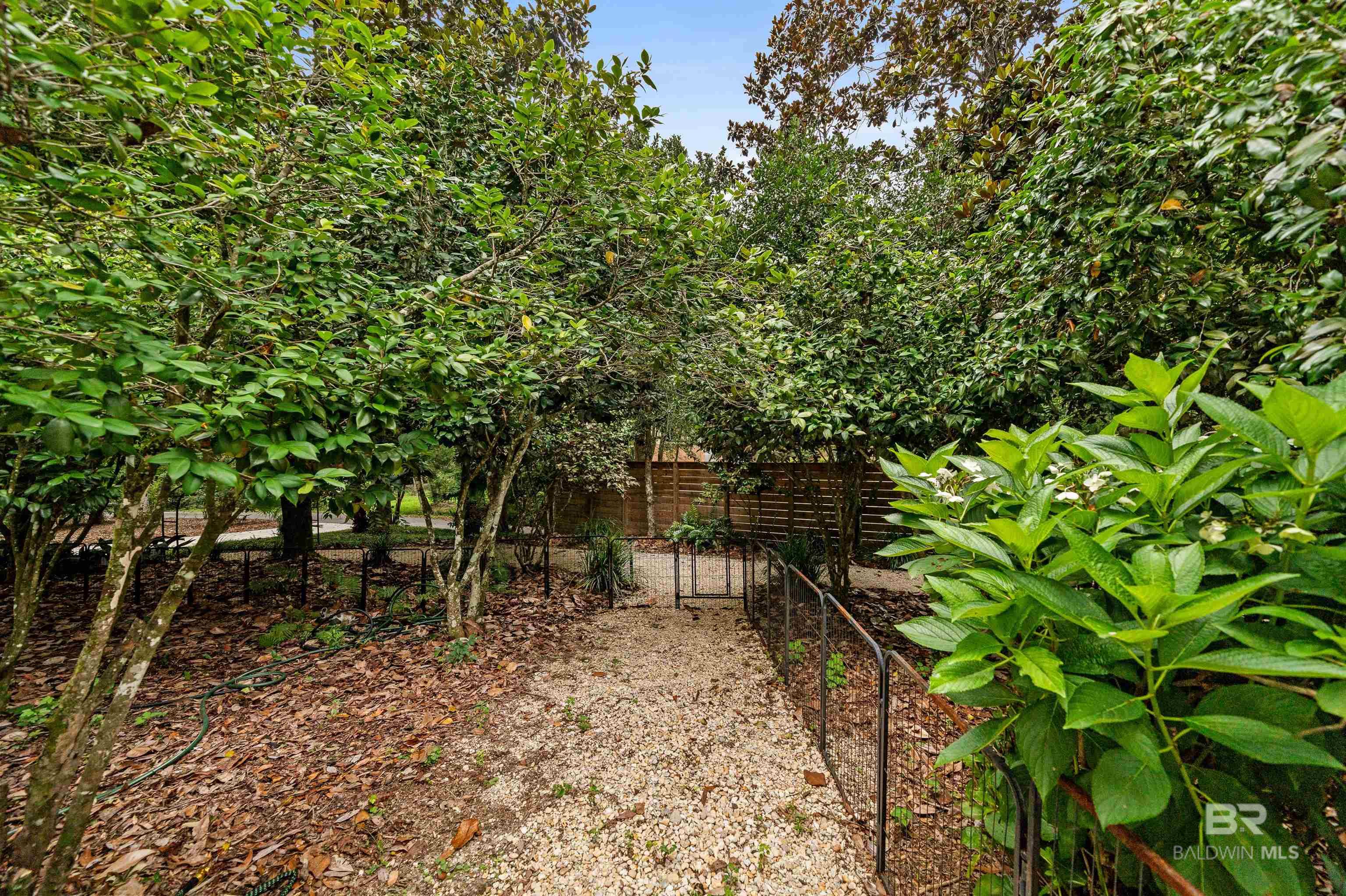 https://zimg.paragon.ice.com/ParagonImages/Property/PG/BCAR/397735/84/0/0/43c8dbf0eb1260ff5ae8b1272978dc75/7/8084d8620f290d628cd2ae2ee0c9d5dd/397735-18a14444-fad9-46ec-8d9a-5300694fbed6.JPG