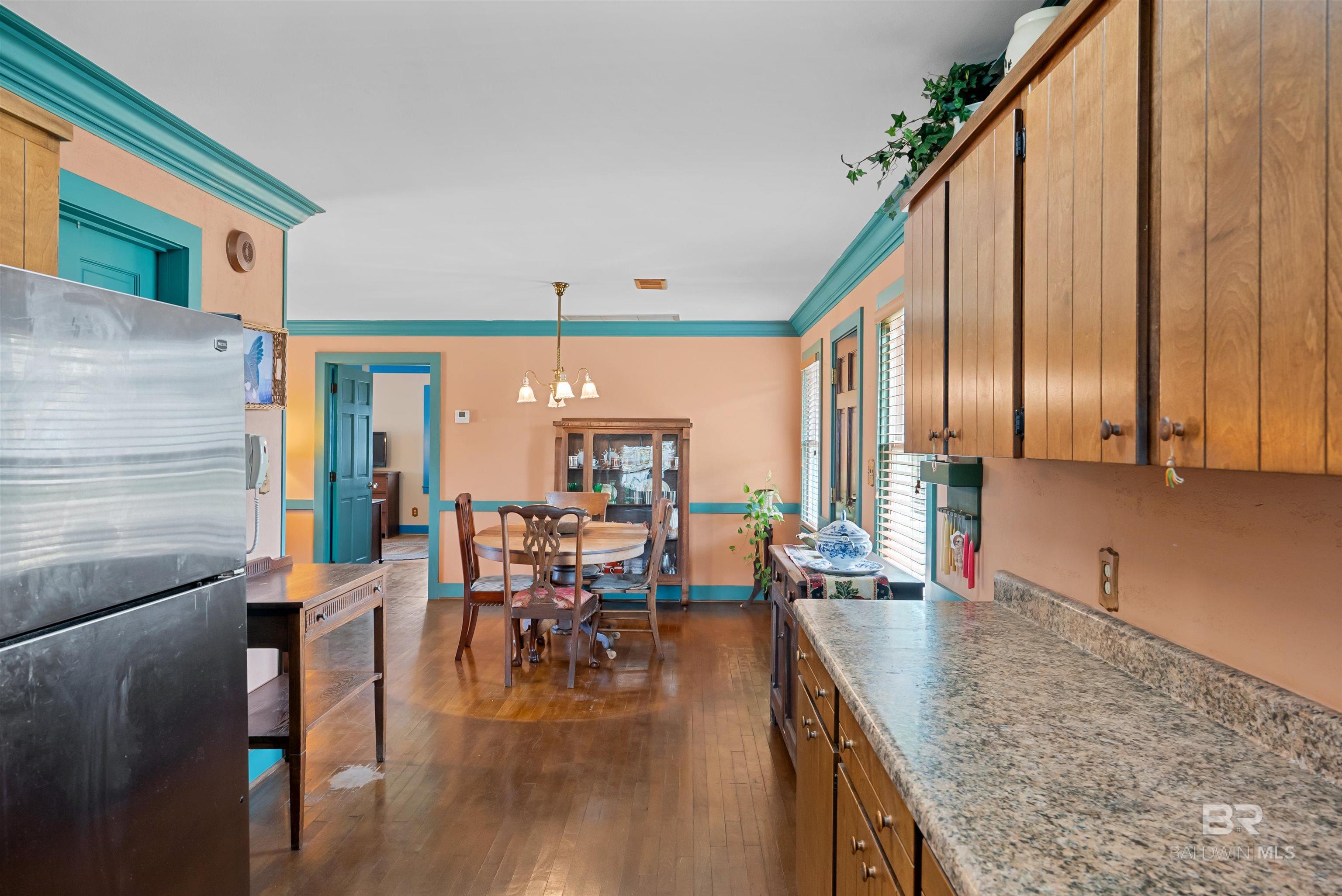 https://zimg.paragon.ice.com/ParagonImages/Property/PG/BCAR/397752/18/0/0/973e7c8ccaea0506c0d4733ff01c07a2/7/02b8928516d4bb4d30406bdc5e9cdc1a/397752-34a66ffa-01de-4181-aa29-6c768cdd621b.JPG