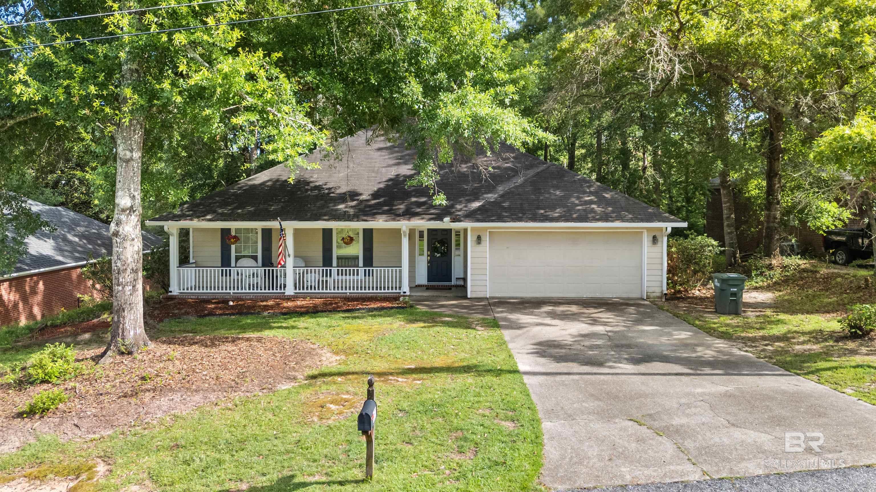 153 Lakeview Loop