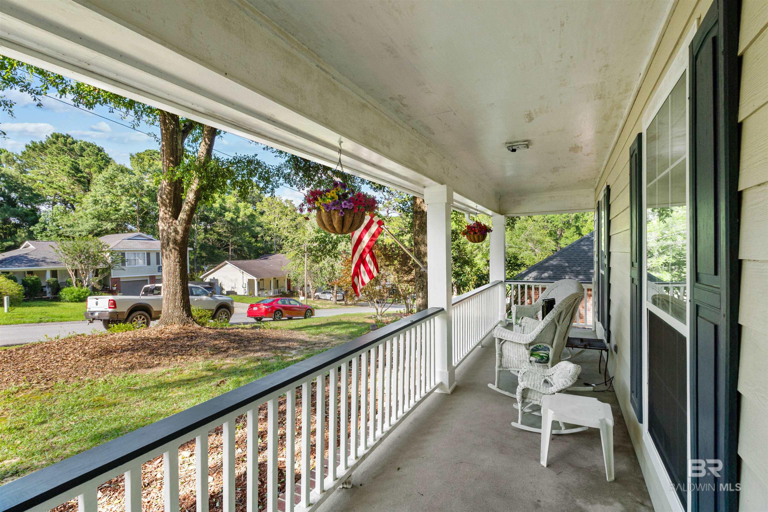 https://zimg.paragon.ice.com/ParagonImages/Property/PG/BCAR/397759/8/0/0/43ab23b4d48f05d911393fe0ddba28bb/7/6d4001e28a67941ad45709db2c332d7d/397759-ac52227f-f493-486d-a55e-0e1c1950b45b.JPG
