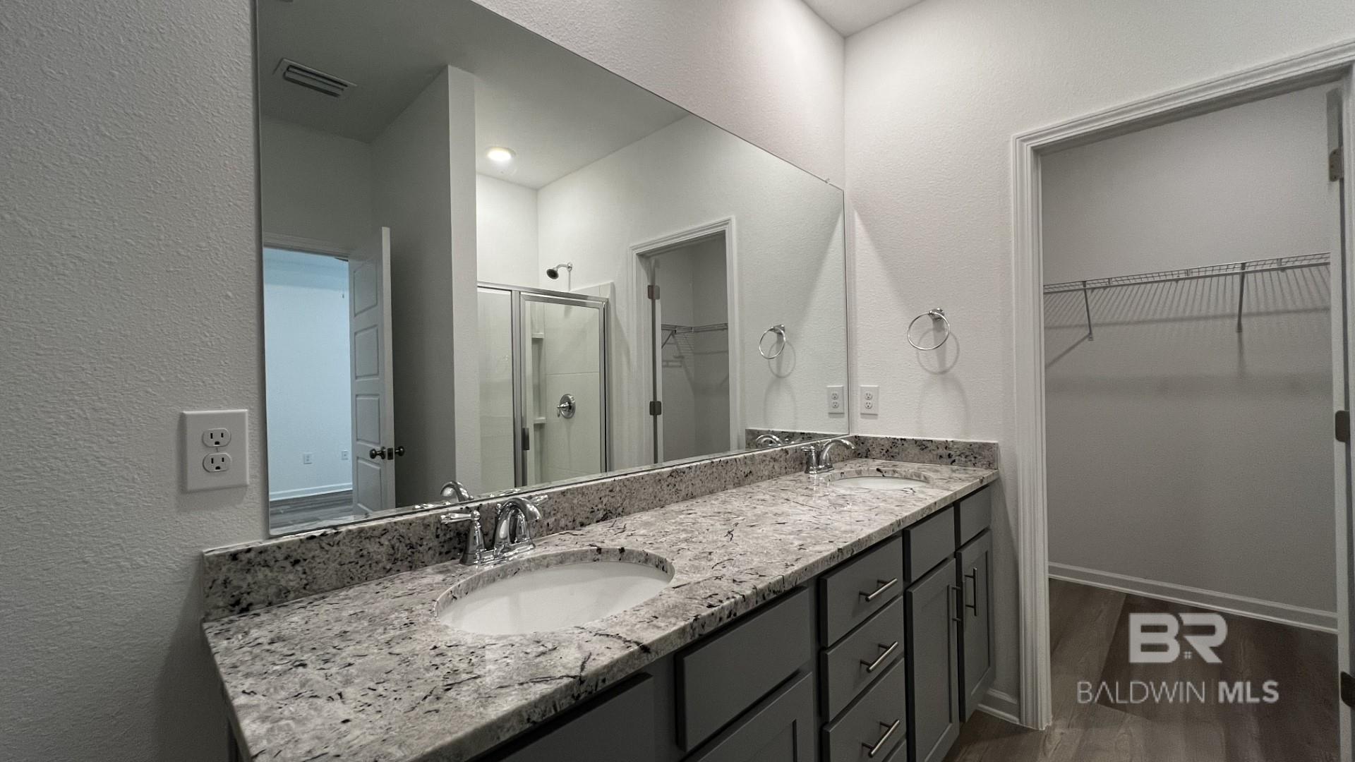 https://zimg.paragon.ice.com/ParagonImages/Property/PG/BCAR/397772/7/0/0/fb9b57c708bf6998a2740ad2e73af448/7/ba83335bb8999916e73516c502a9ff85/397772-EC1EC038-B24B-4160-8DB1-7DA573A45219.JPG