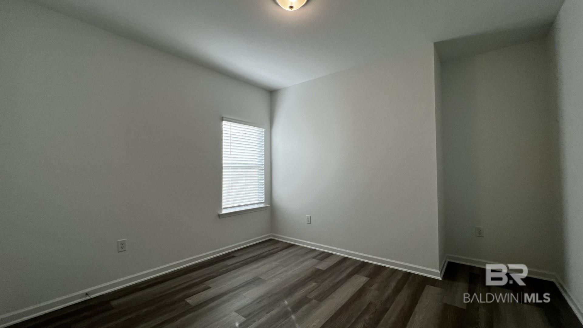 https://zimg.paragon.ice.com/ParagonImages/Property/PG/BCAR/397772/9/0/0/d233f3f72b25888857d42c36f7d21a74/7/ba83335bb8999916e73516c502a9ff85/397772-4B588F2B-BCF6-44C3-A03C-997CE632C58F.JPG