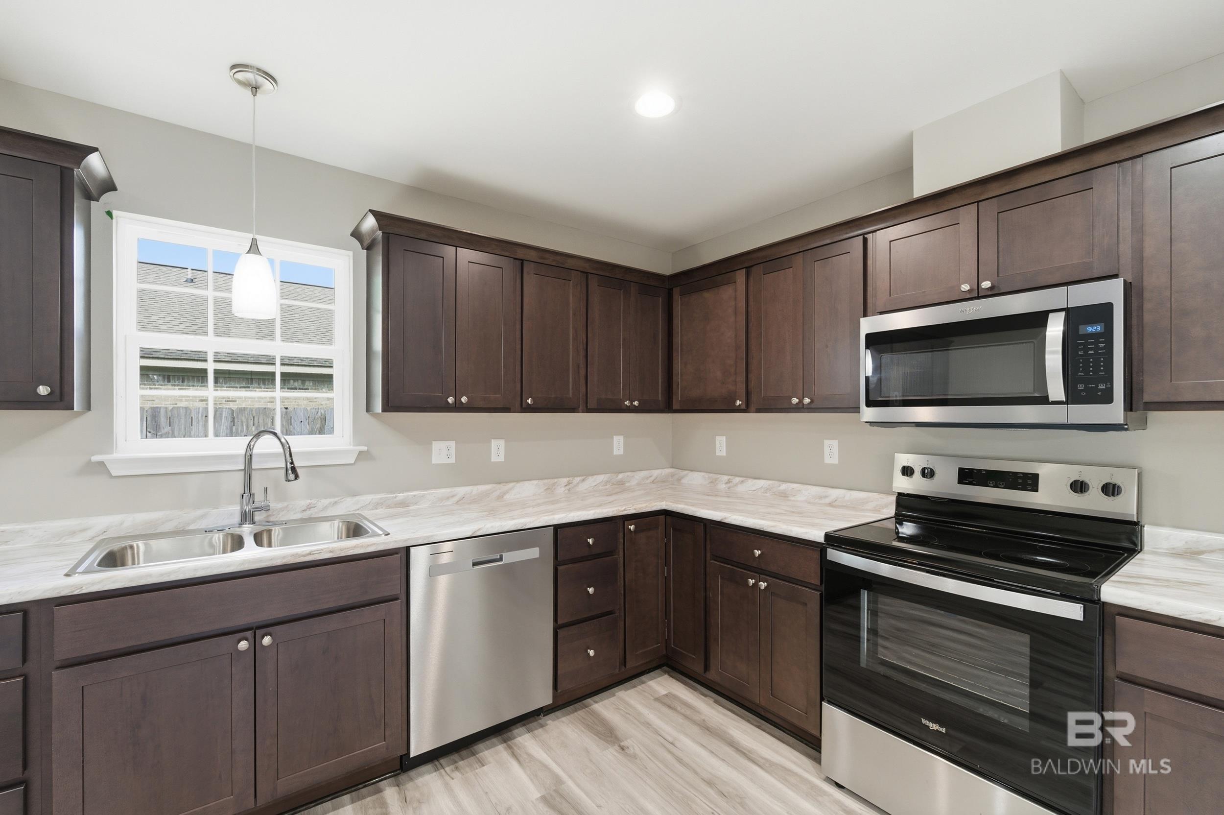 https://zimg.paragon.ice.com/ParagonImages/Property/PG/BCAR/397775/14/0/0/ad07dd83b5d0886f32e49242b9e4d750/7/7be30591f943df51d7da0621ac60b80e/397775-d456c041-97b8-425d-84a5-ba3d809e587b.JPG