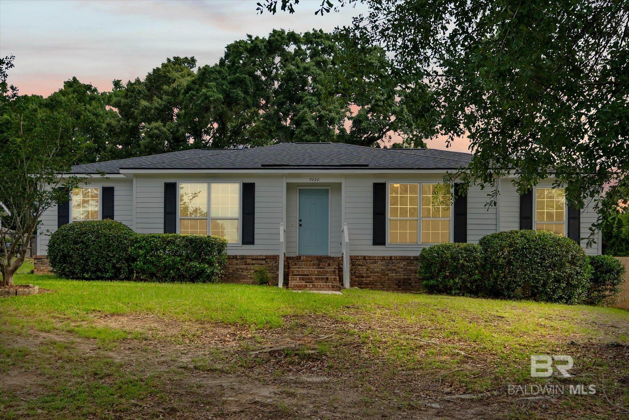 7020 S Woodlea Drive