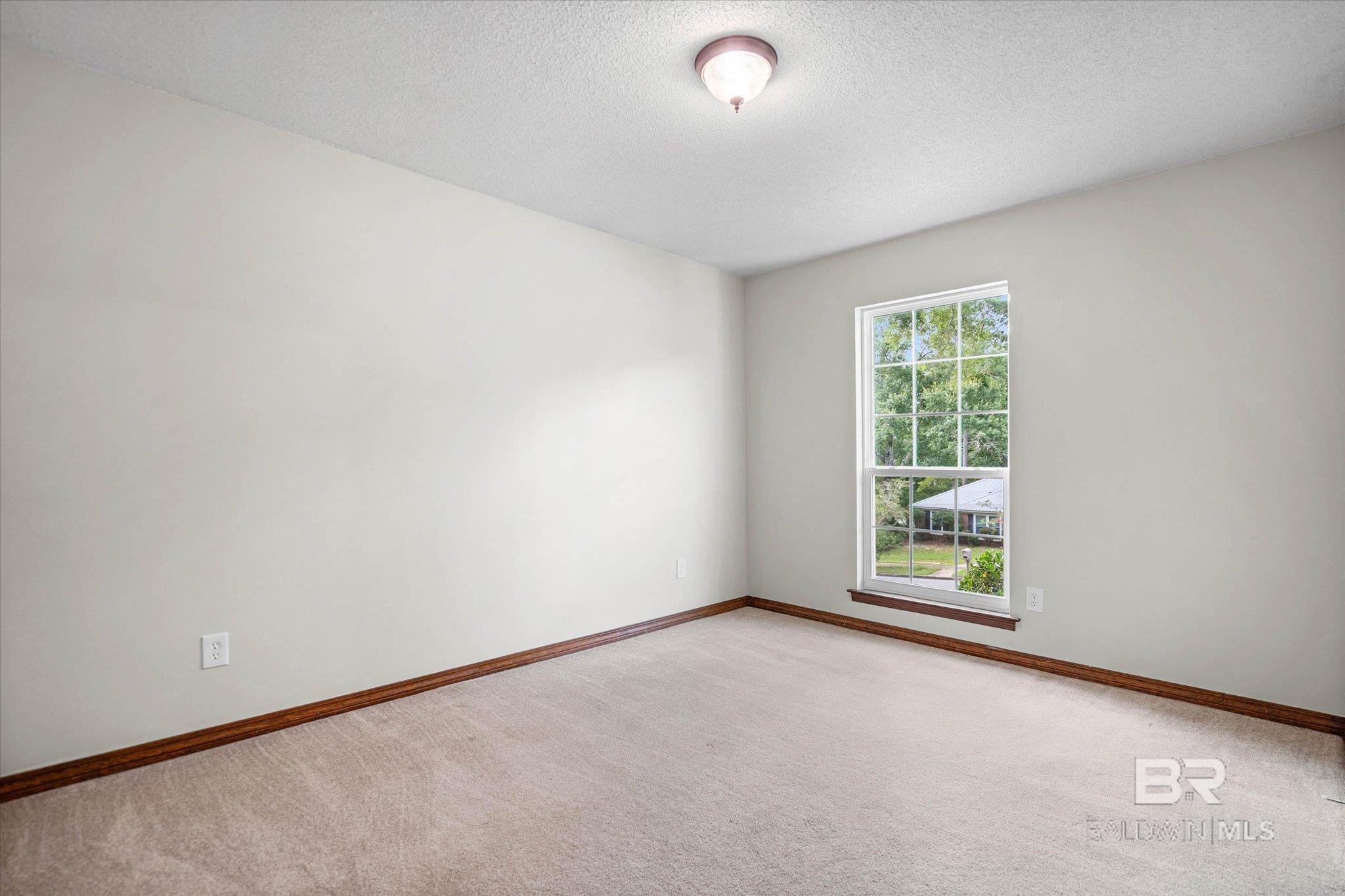 https://zimg.paragon.ice.com/ParagonImages/Property/PG/BCAR/397776/12/0/0/484364f35d7ed54103dd83fd6dda1f27/7/b2a0eadb25c62014701097110fb823e1/397776-2dc9cecd-c017-43be-aa1b-10005de9d4d4.JPG