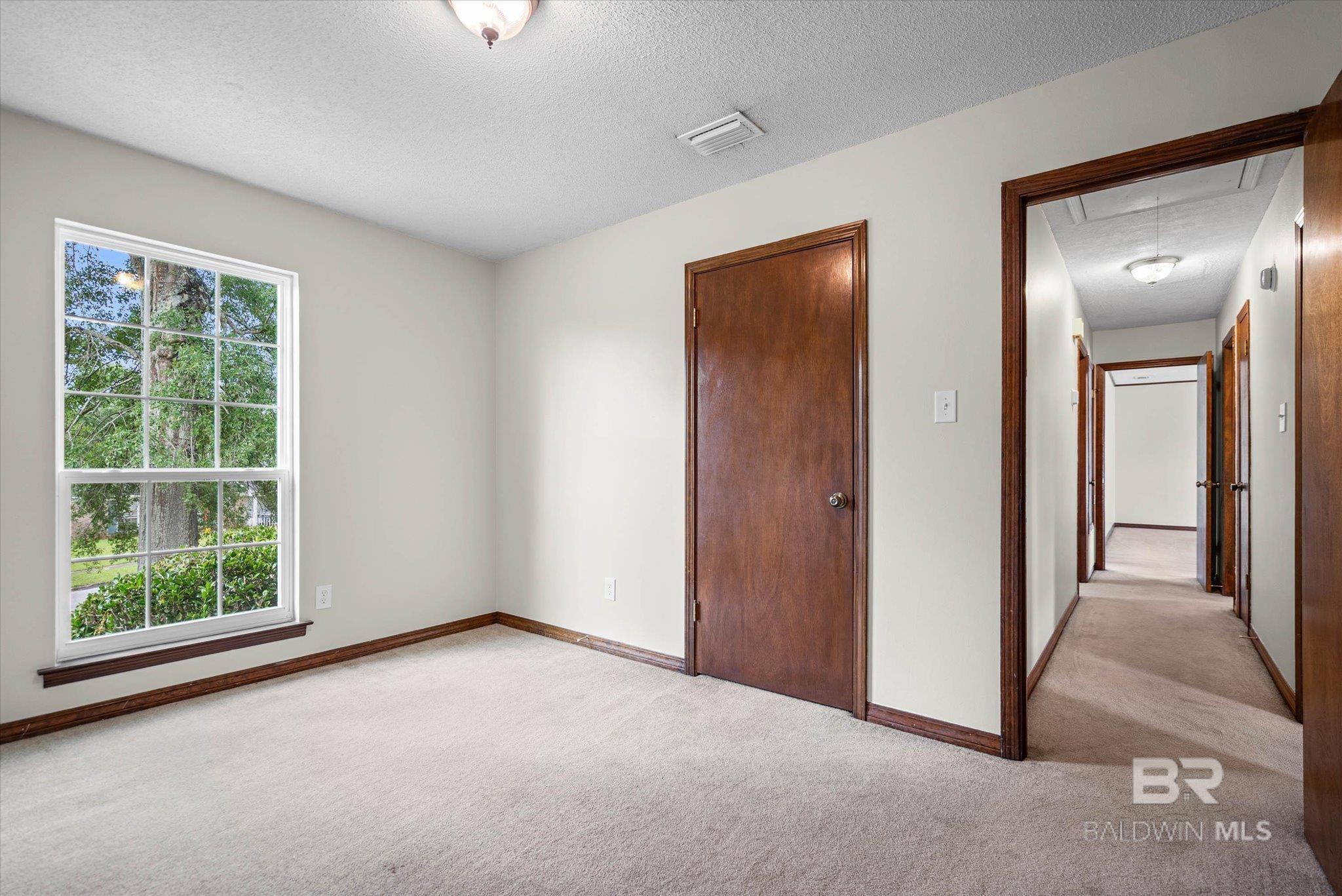 https://zimg.paragon.ice.com/ParagonImages/Property/PG/BCAR/397776/13/0/0/53c11fb907f134f8bbf178e1c07d9ca4/7/b2a0eadb25c62014701097110fb823e1/397776-c6f25ff6-13a8-458e-ba97-4334556860ab.JPG