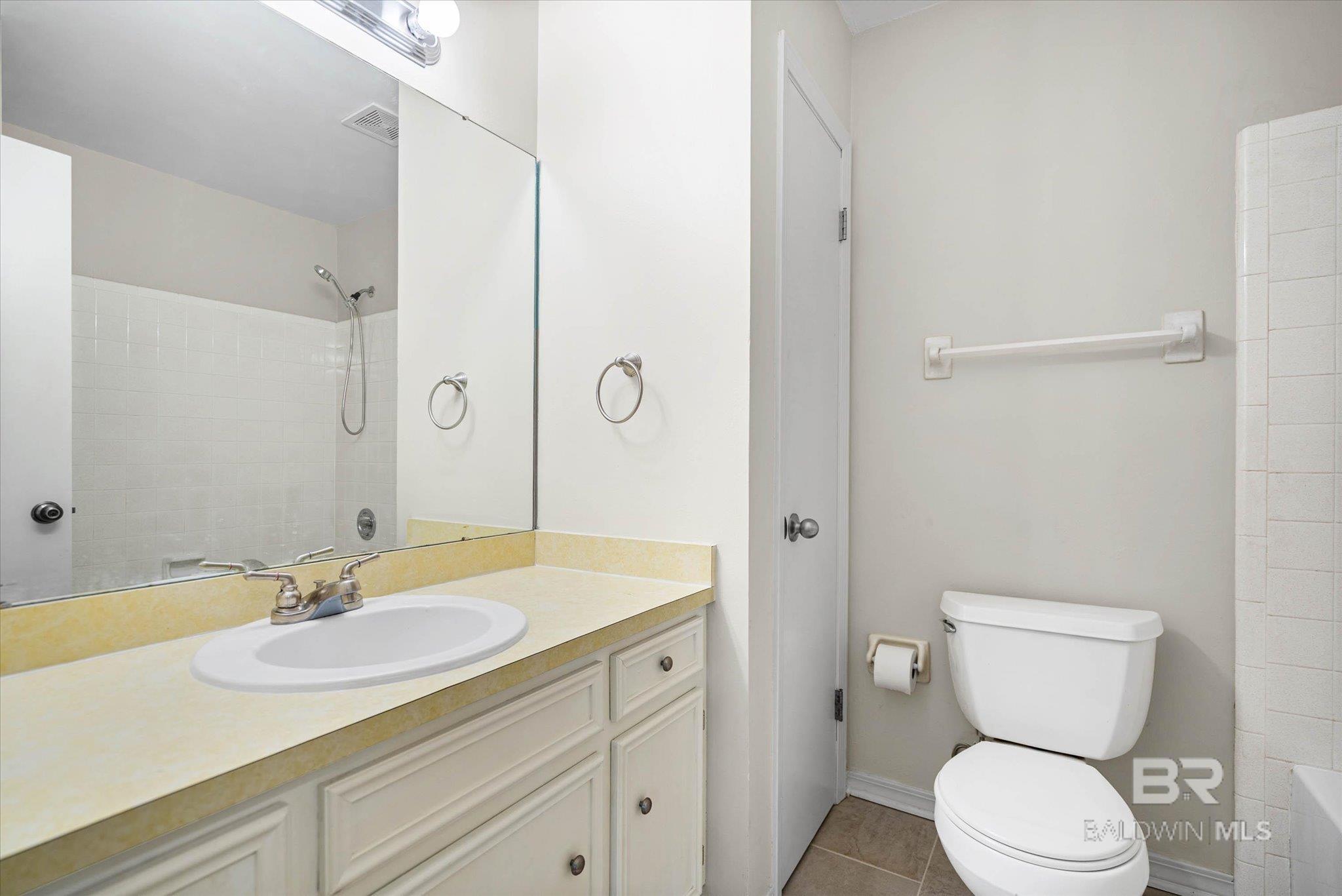 https://zimg.paragon.ice.com/ParagonImages/Property/PG/BCAR/397776/14/0/0/7bf4874da8b7f3316206e6ef7d528853/7/b2a0eadb25c62014701097110fb823e1/397776-1fe6e6c9-240d-4074-af04-0d272f5619ed.JPG