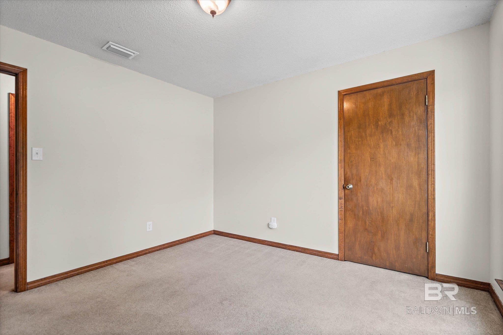 https://zimg.paragon.ice.com/ParagonImages/Property/PG/BCAR/397776/16/0/0/8c070a88839365dd6b5e1be35da2619e/7/b2a0eadb25c62014701097110fb823e1/397776-72e431cb-4210-4bcc-a0f0-d5c8e3f68eb6.JPG