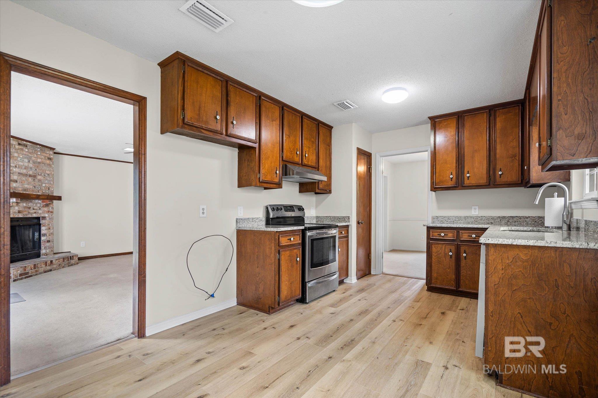 https://zimg.paragon.ice.com/ParagonImages/Property/PG/BCAR/397776/5/0/0/38a4f5bf498ecf3410e84290c2fbd4aa/7/b2a0eadb25c62014701097110fb823e1/397776-543e1f0a-cdcf-4bc2-b969-c6a83d244278.JPG