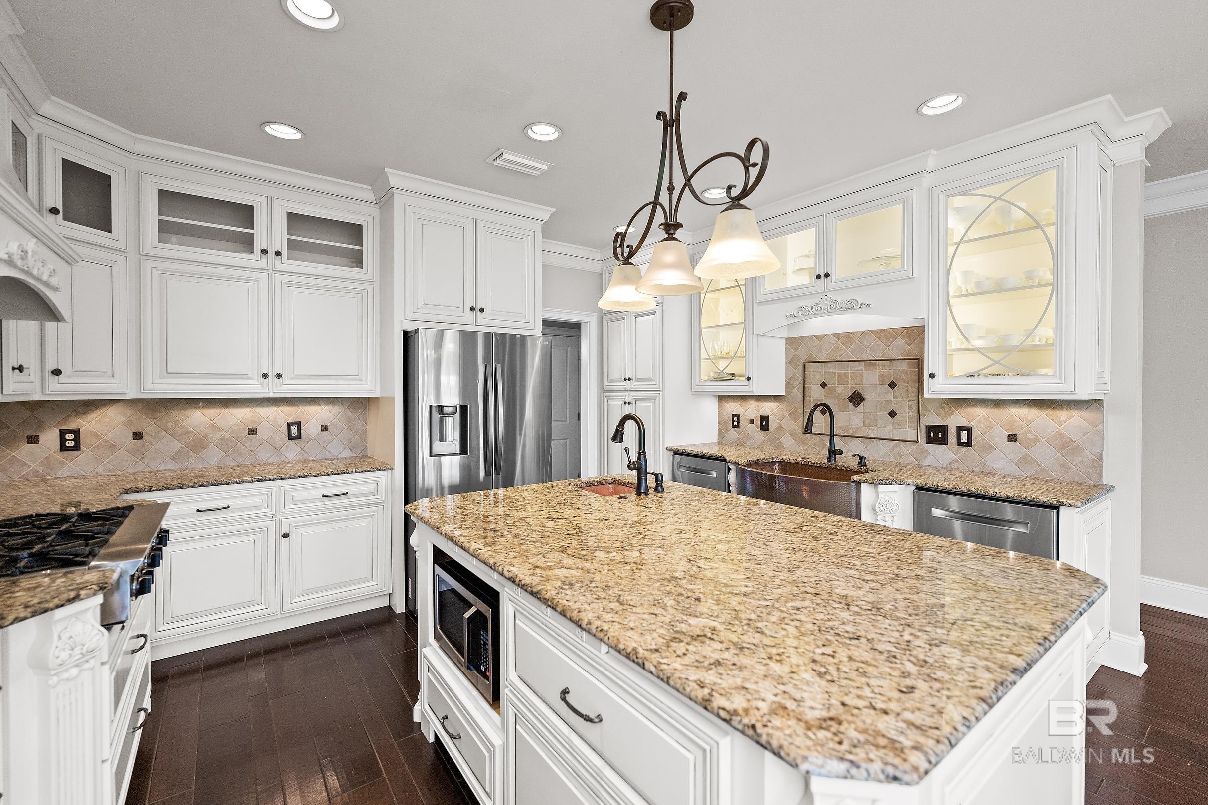 https://zimg.paragon.ice.com/ParagonImages/Property/PG/BCAR/397812/12/0/0/b891dd4960cc65e4de993df4e9e1dbac/7/d6730f81815dad6e987beb9229178284/397812-bb48ce78-b2b0-4681-8c99-12eea9291f45.JPG